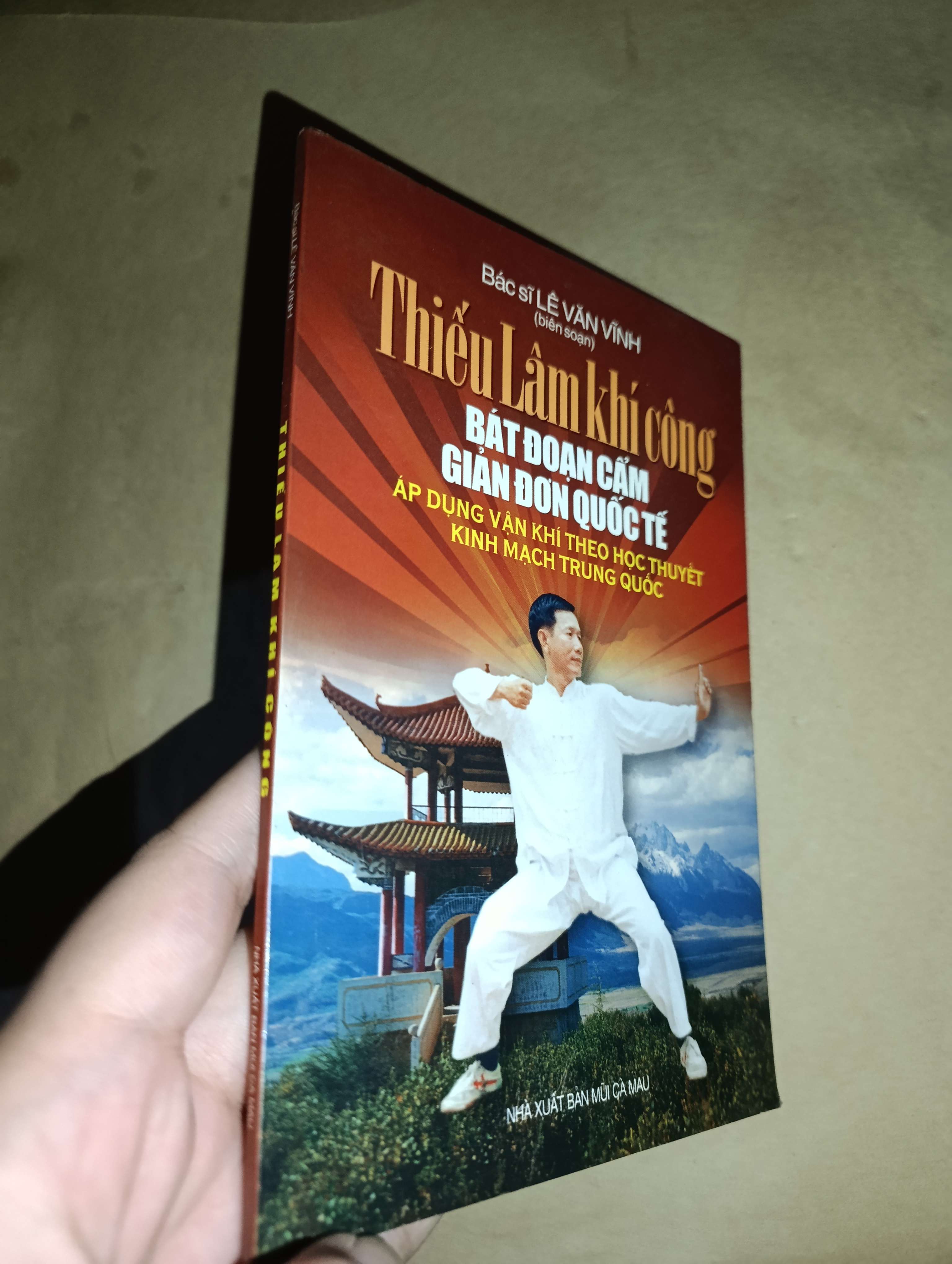 Thiếu lâm khí công - Lê Văn Vĩnh 2004 mới 80% (Sách Y học - Sức khỏe - Thể thao) GZB