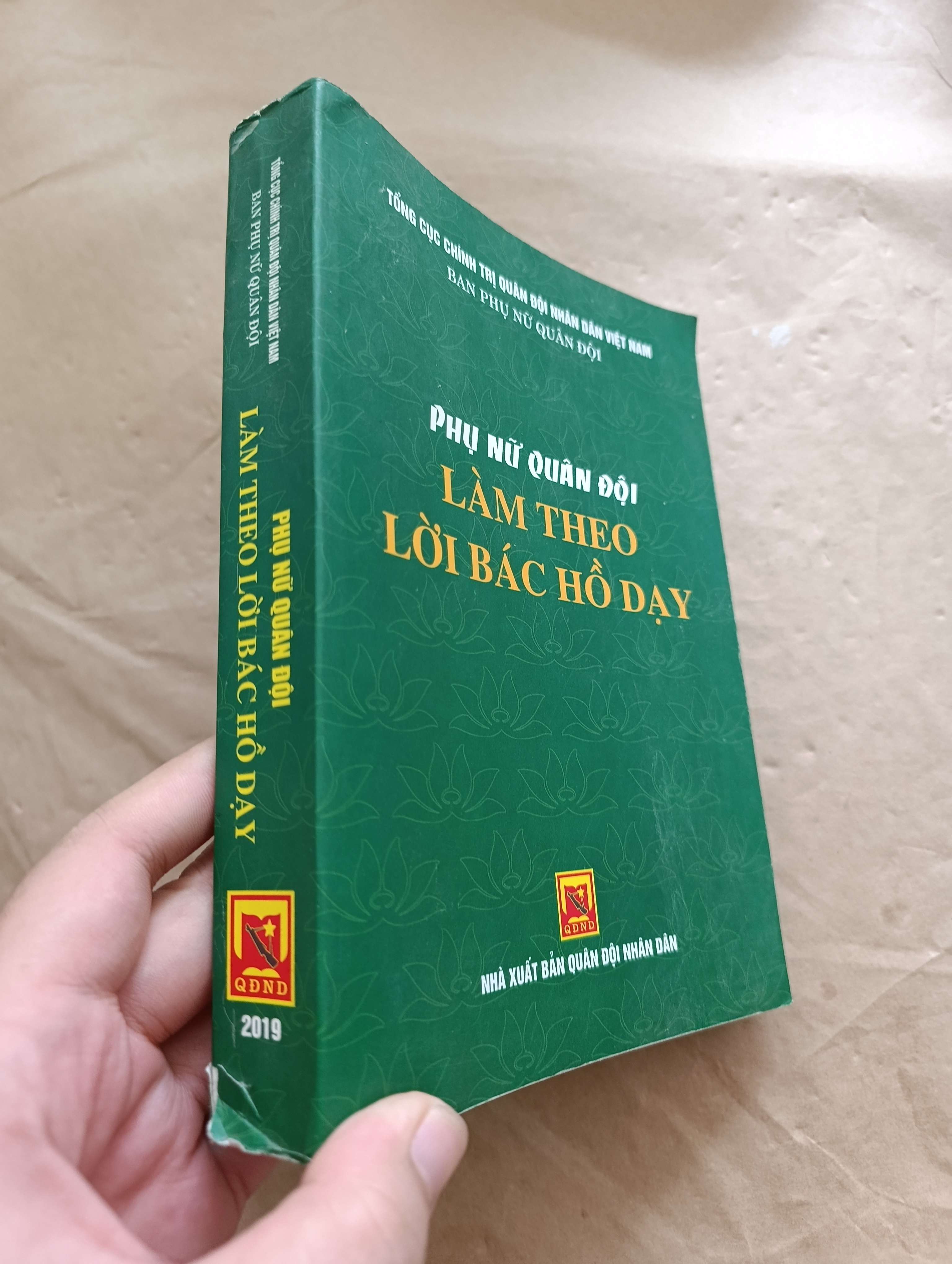 Phụ nữ quân đội làm theo lời bác Hồ dạy 2020 mới 70% tróc gáy (Sách lịch sử - triết học) GZB