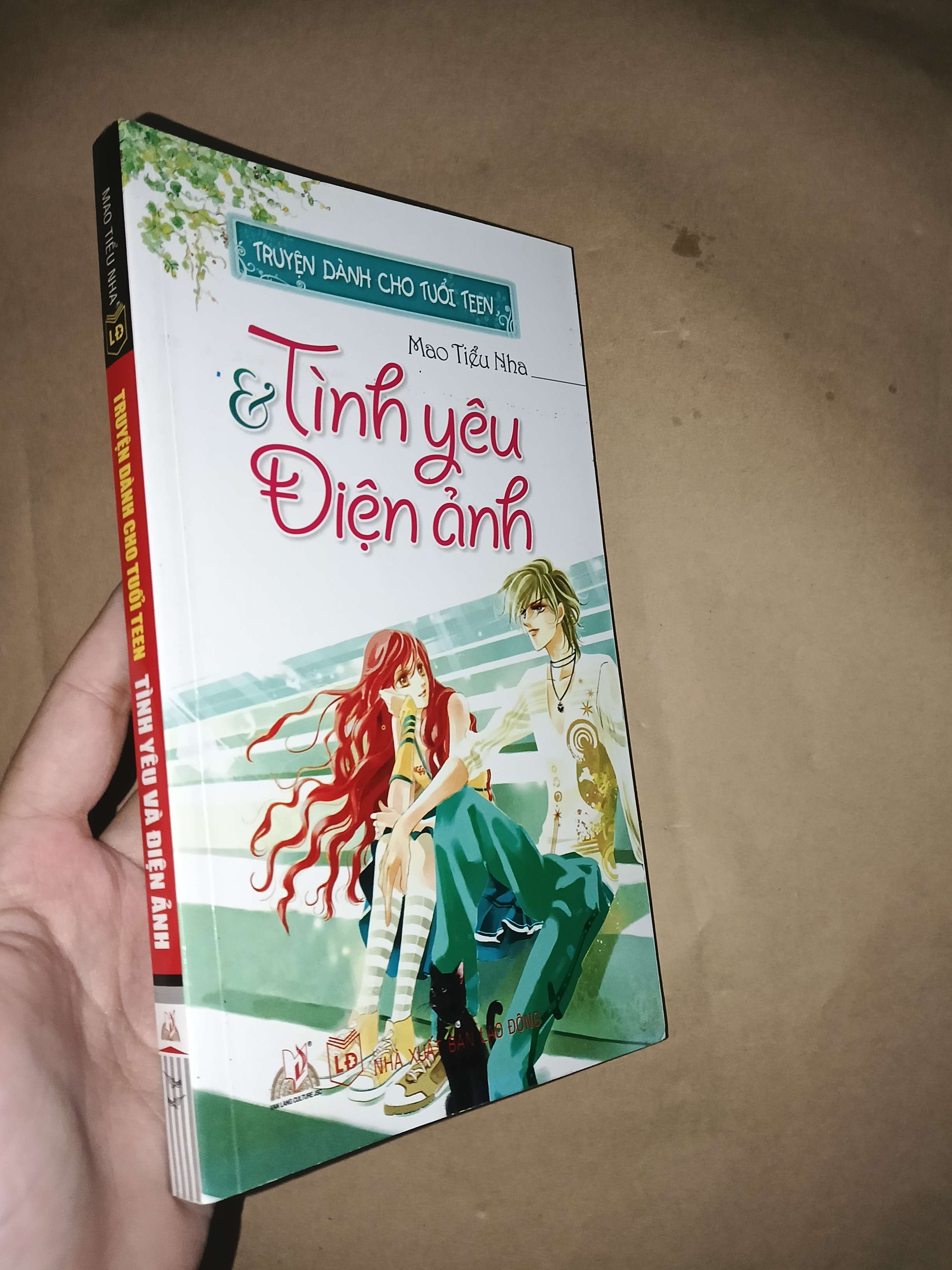 Truyện dành cho tuổi teen Tình yêu & điện ảnh - Mao Tiểu Nha 2011 mới 80% (Sách văn học) GZB