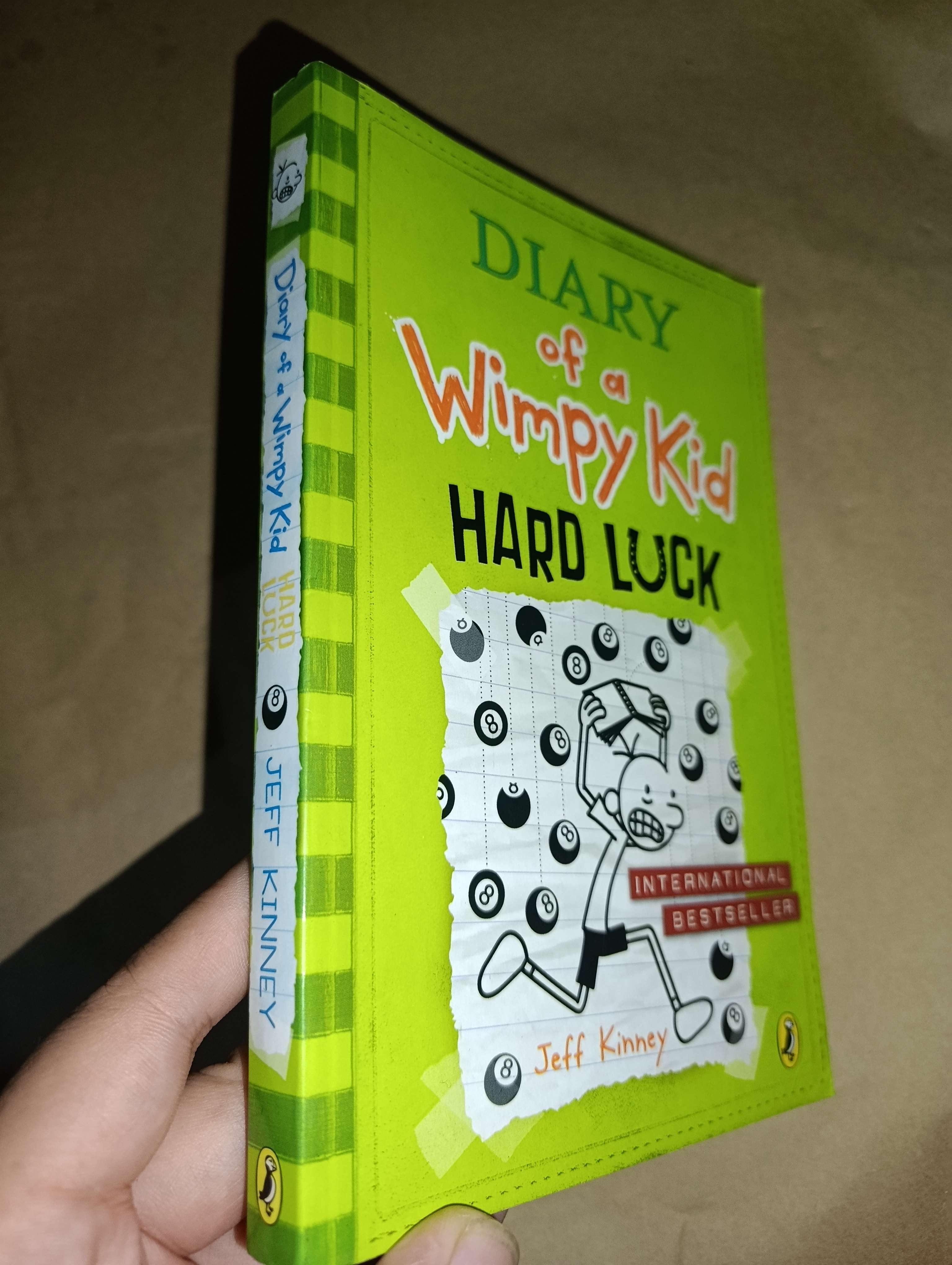 Diary of a wimpy kid hard luck - Jeff Kinney 2013 mới 80% (Sách ngoại) GZB