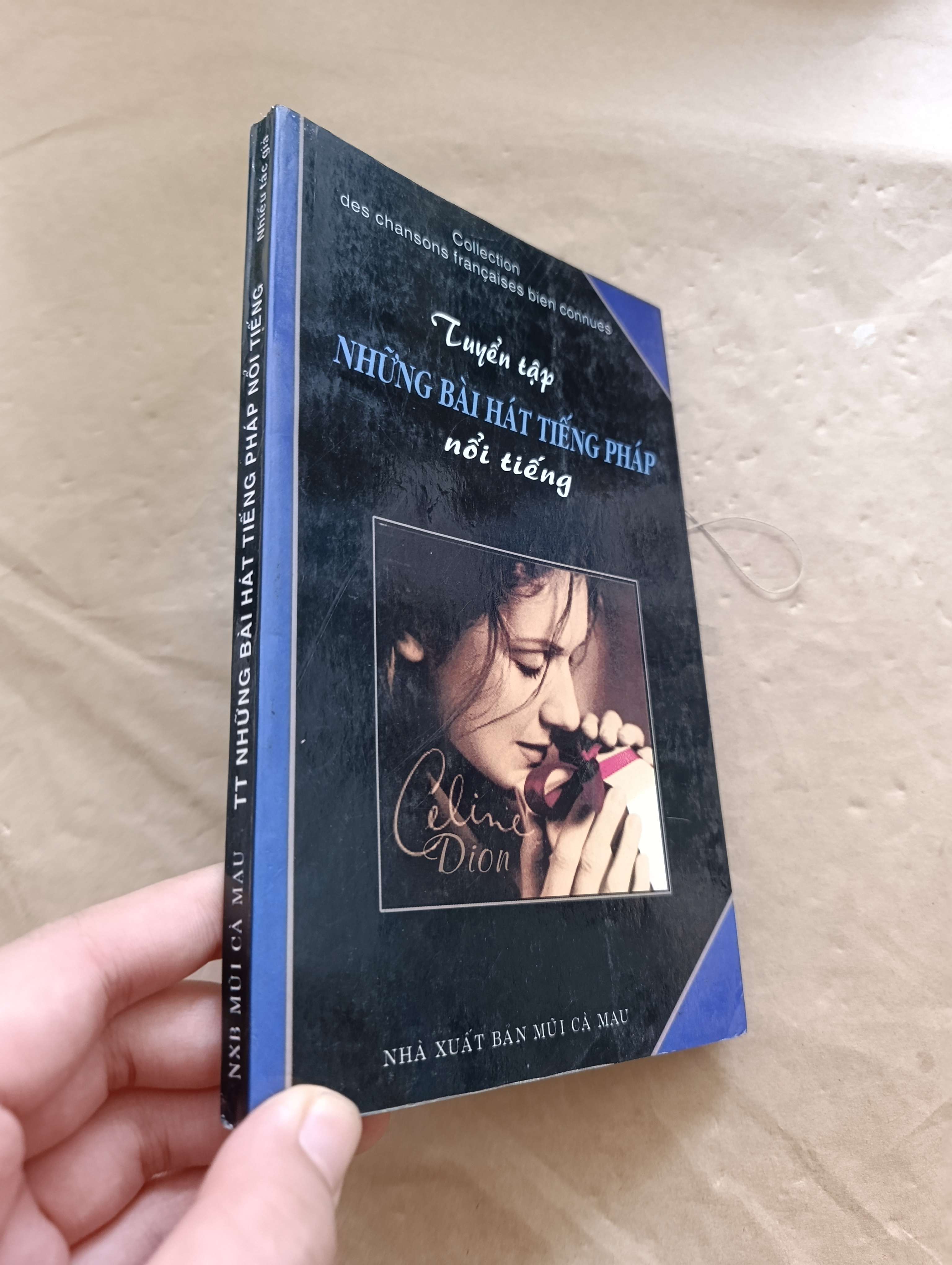Tuyển tập những bài hát tiếng Pháp nổi tiếng - Nhiều tác giả 2003 mới 80% (Sách kiến thức tổng hợp) GZB