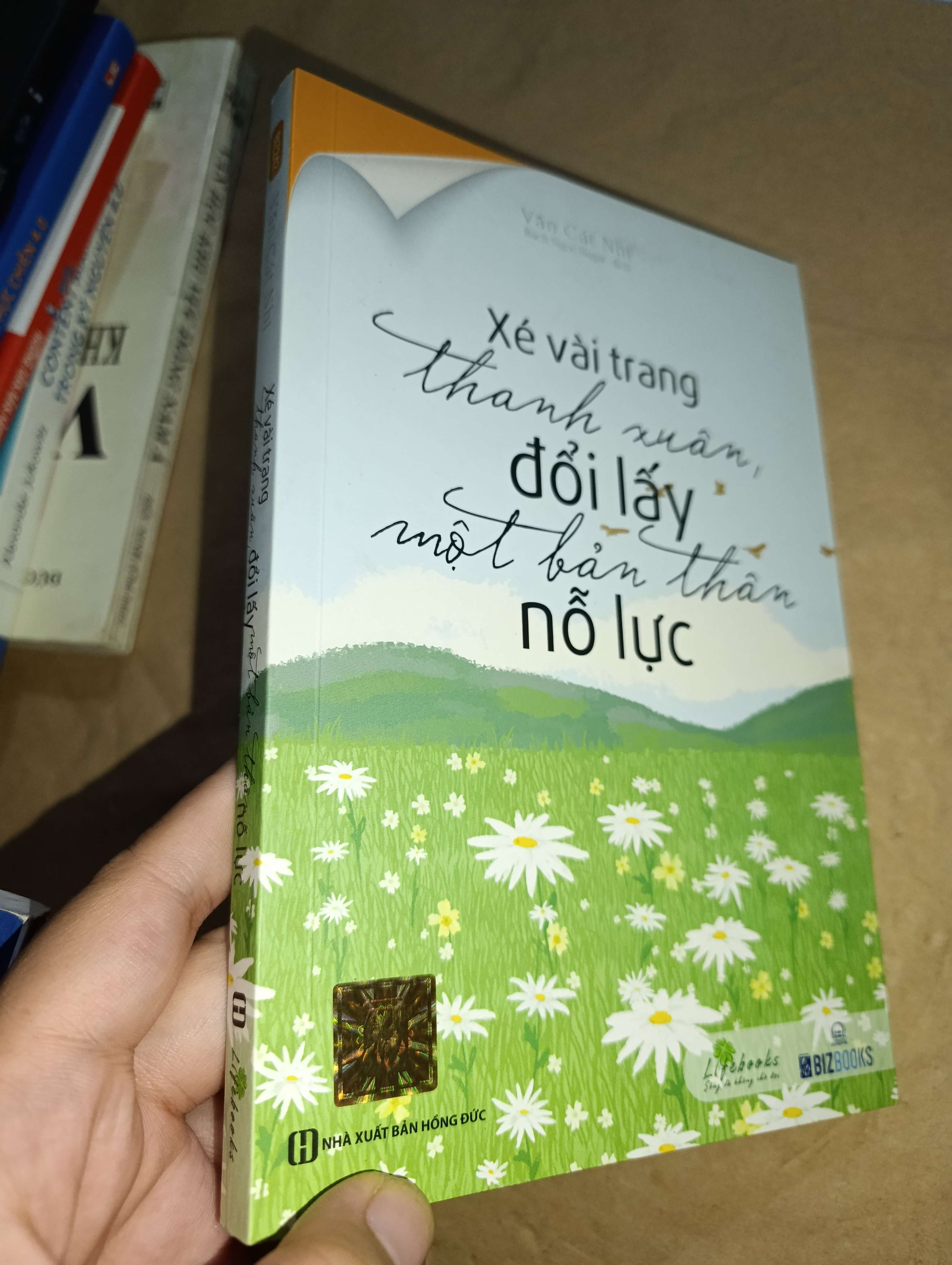 Xé vài trang thanh xuân đổi lấy một bản thân nỗ lực - Văn Cát Nhi 2024 mới 80% (Sách kỹ năng) GZB