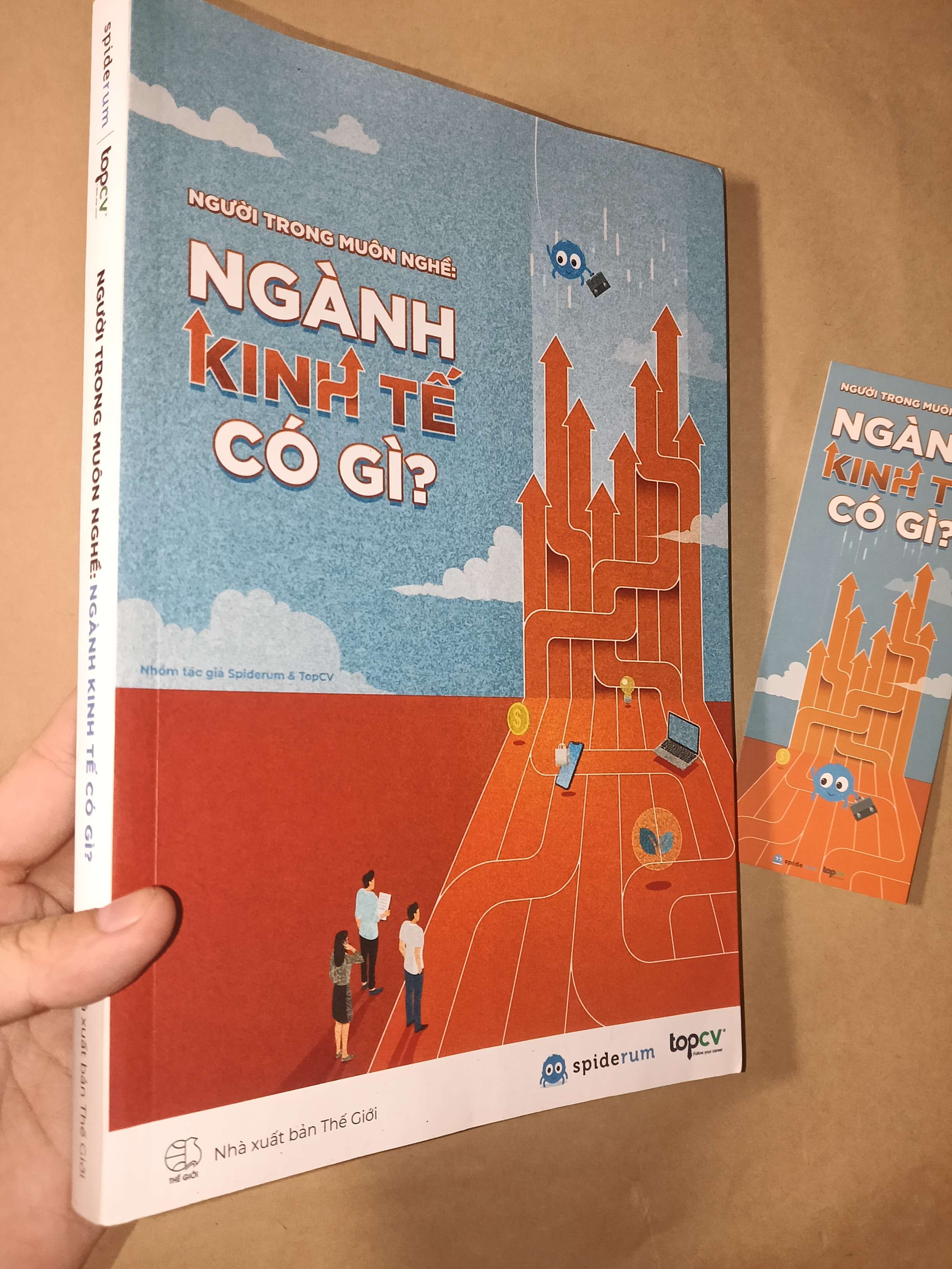 Người trong muôn nghề: ngành kinh tế có gì? 2021 mới 80% (Sách kinh tế - tài chính - chứng khoán) GZB