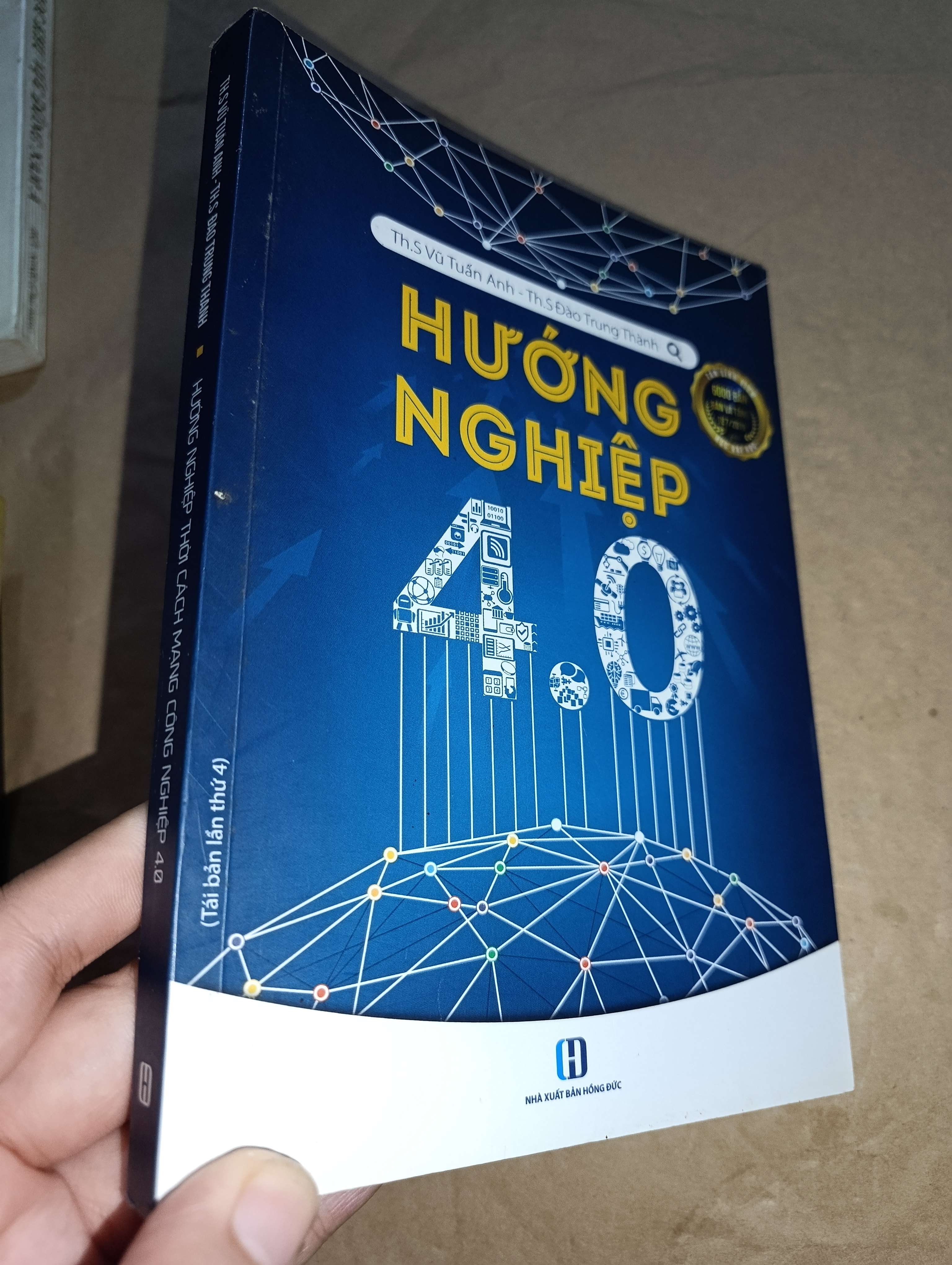 Hướng nghiệp thời cách mạng công nghệ 4.0 - Vũ Tuấn Anh, Đào Trung Thành 2019 mới 80% (Kinh doanh - Marketing) GZB