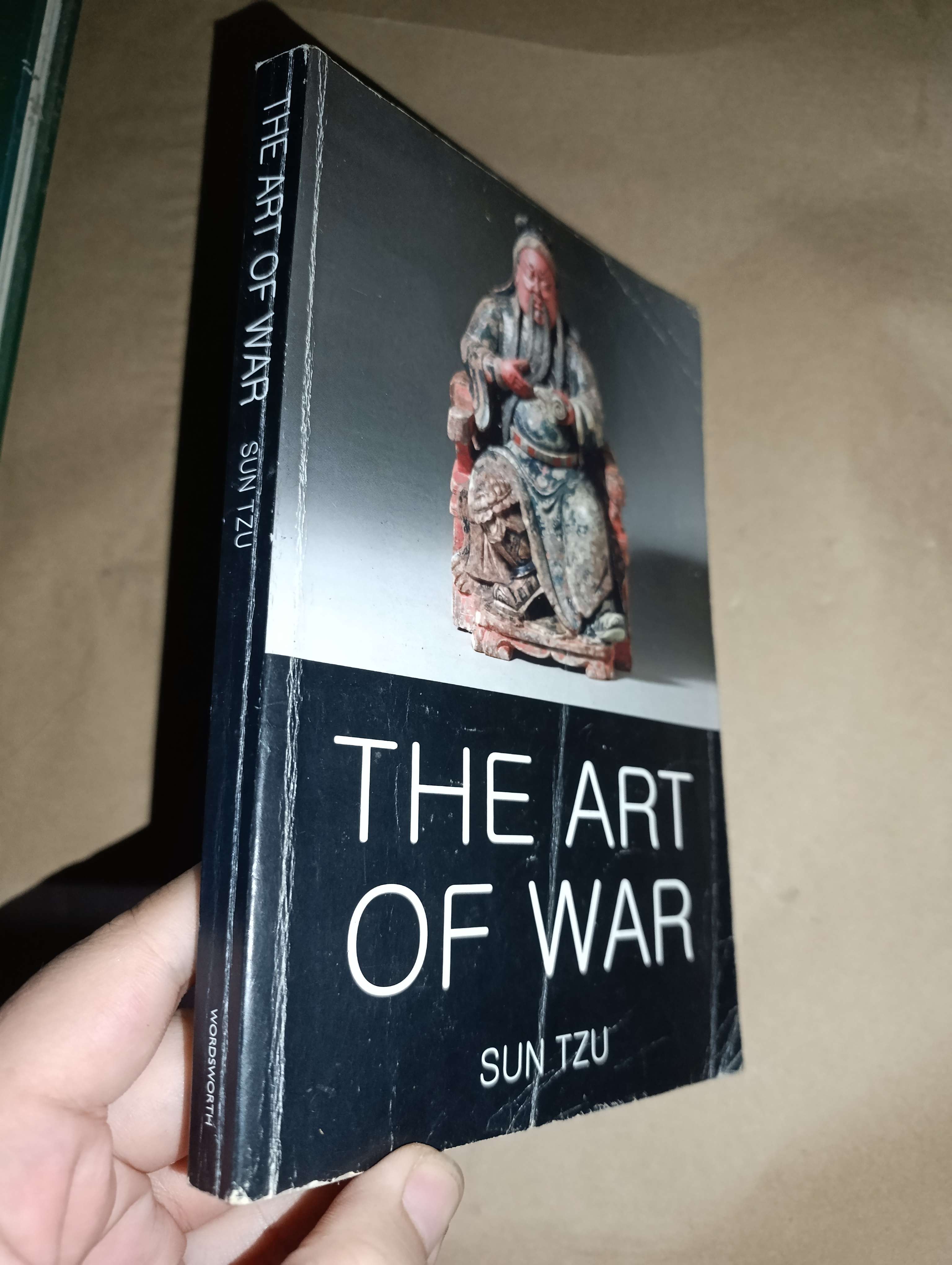 The art of war - Sun Tzu 2010 mới 70% tróc gáy, tróc bìa (Sách ngoại) GZB