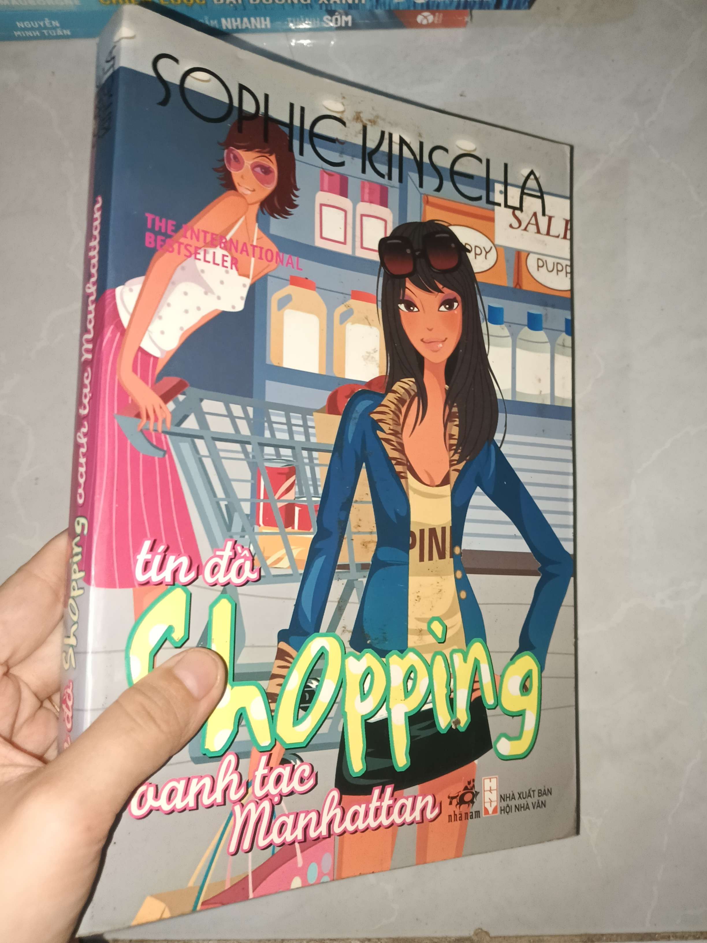 Tín đồ Shopping oanh tạc Manhattan - Sophie Kinsella 2008 mới 80% (Sách kỹ năng) GZB