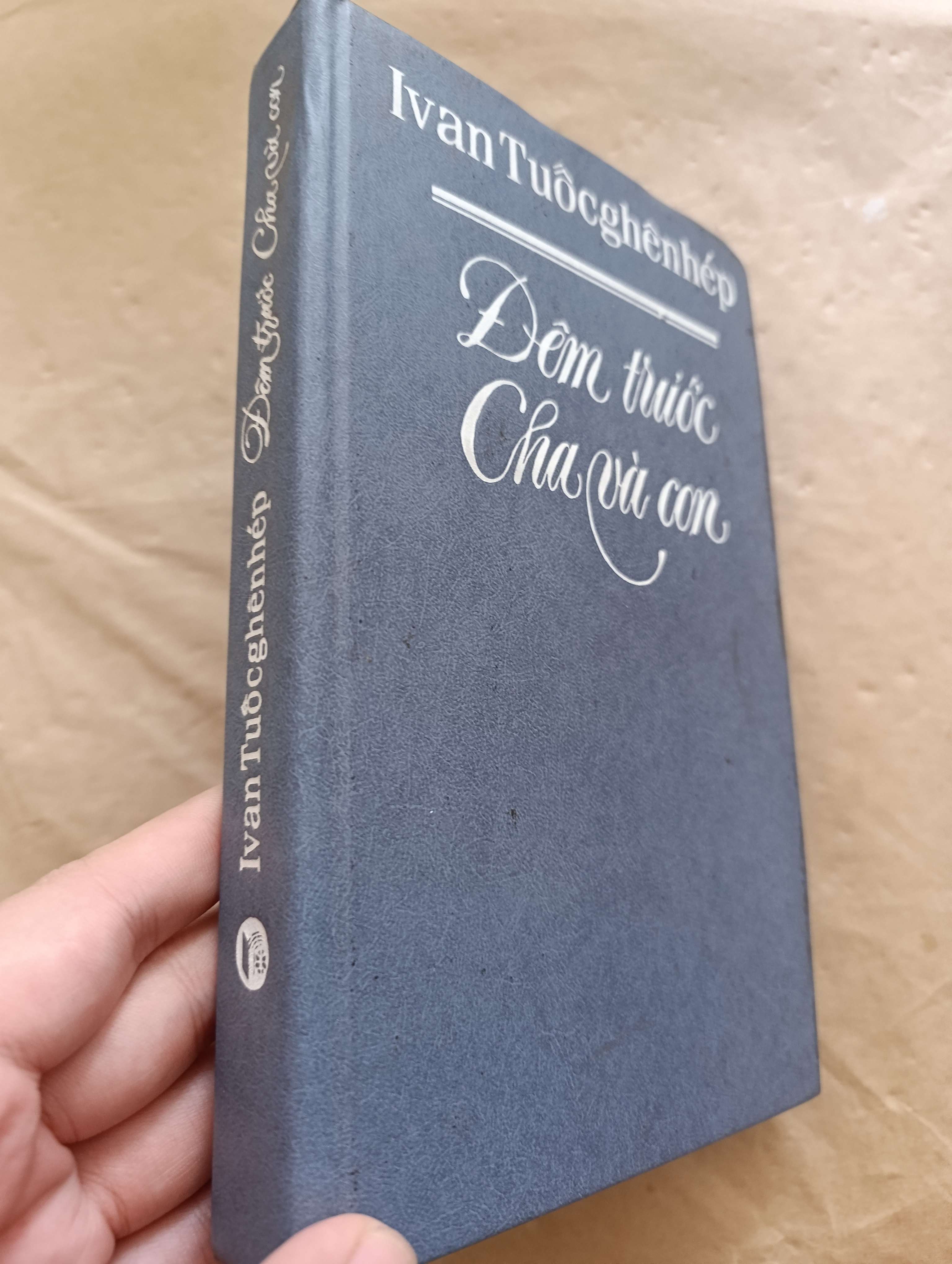 Đêm trước cha và con - Ivan Tuocghenhép 1988 bìa cứng mới 80% (Sách văn học) GZB