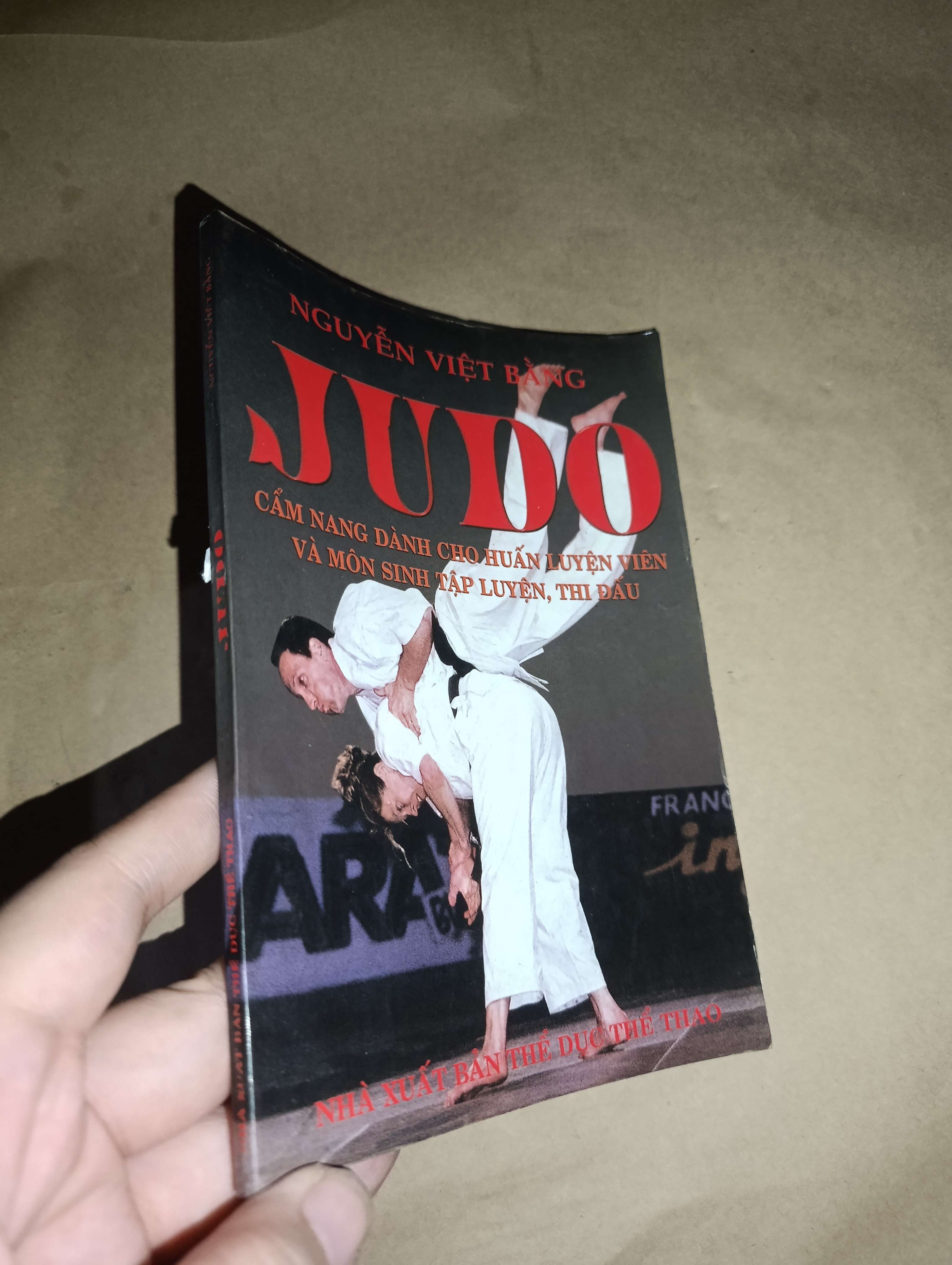 Judo - Nguyễn Việt Bằng 2000 mới 70% tróc gáy (Sách kiến thức tổng hợp) GZB