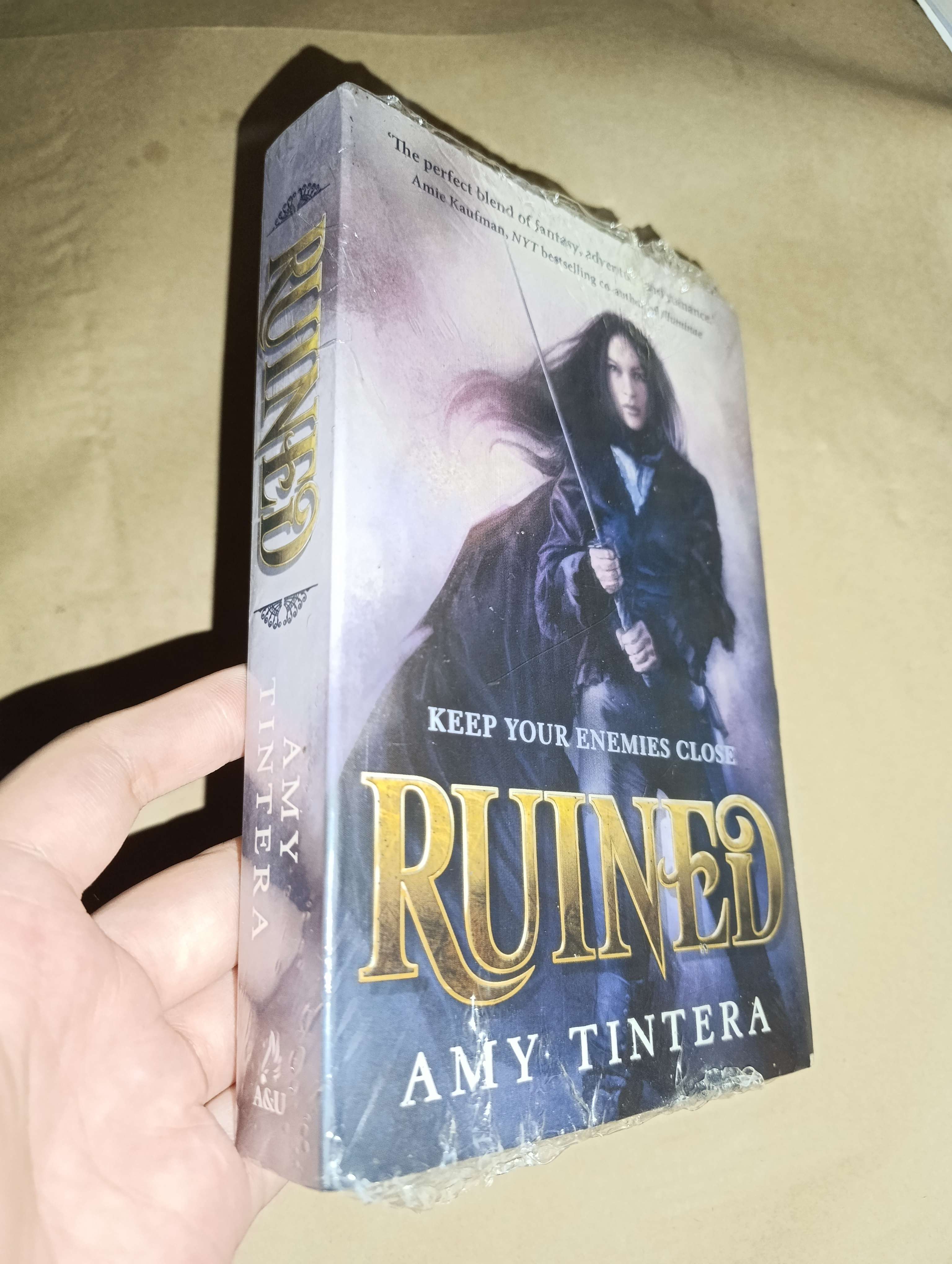 Ruined - Amy Tintera 2016 mới 90% còn seal (Sách ngoại) GZB