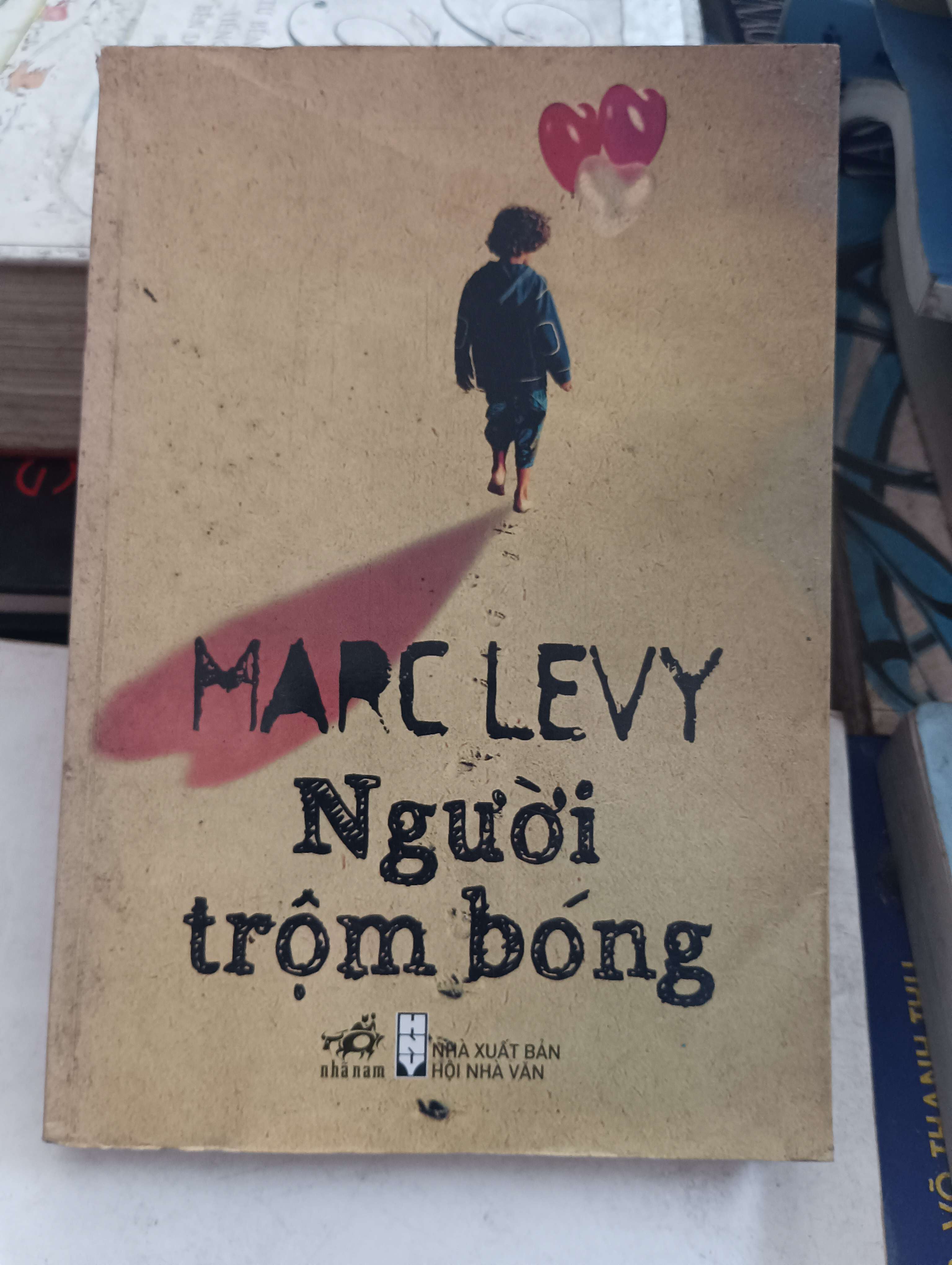 Người Trộm Bóng - Marc Levy 2012 Mới 80% (Tiểu Thuyết) OKB-K8T5