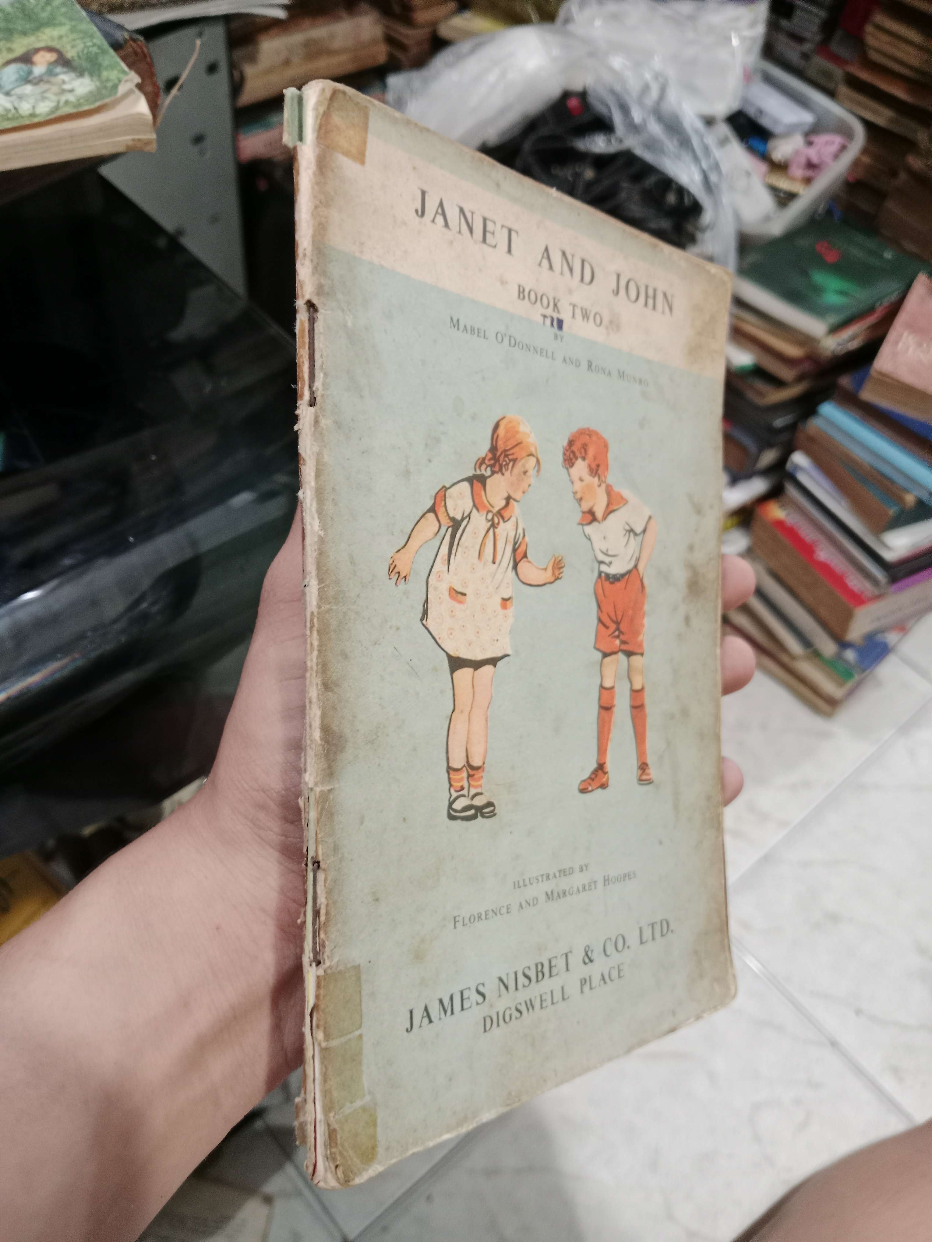 Janet and John mới 70% (Sách ngoại) KSX