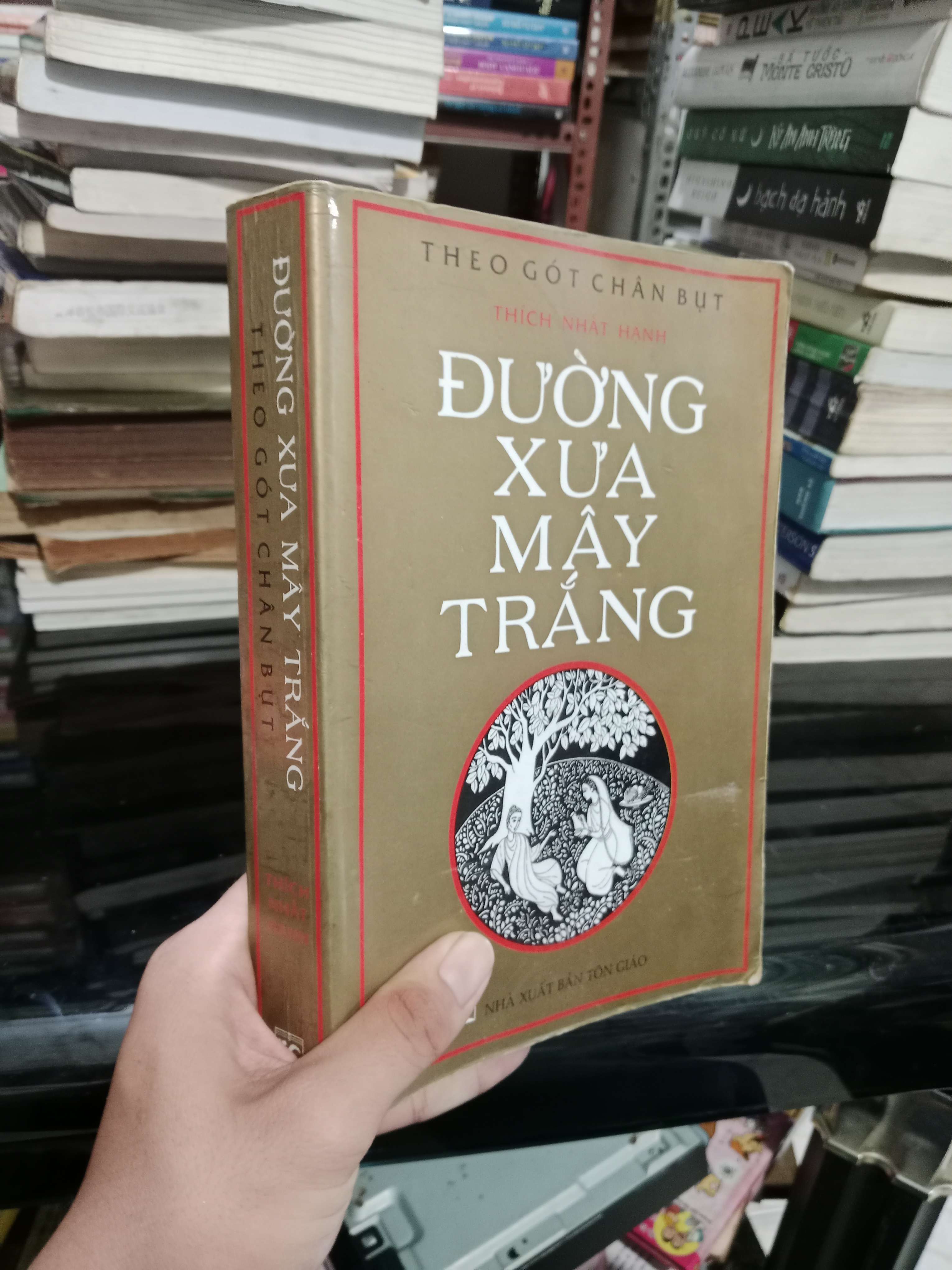 Đường xưa mây trắng Theo gót chân bụt - Thích Nhất Hạnh 2005 mới 70%, có vệt nước (Sách tôn giáo - tâm linh) KSX