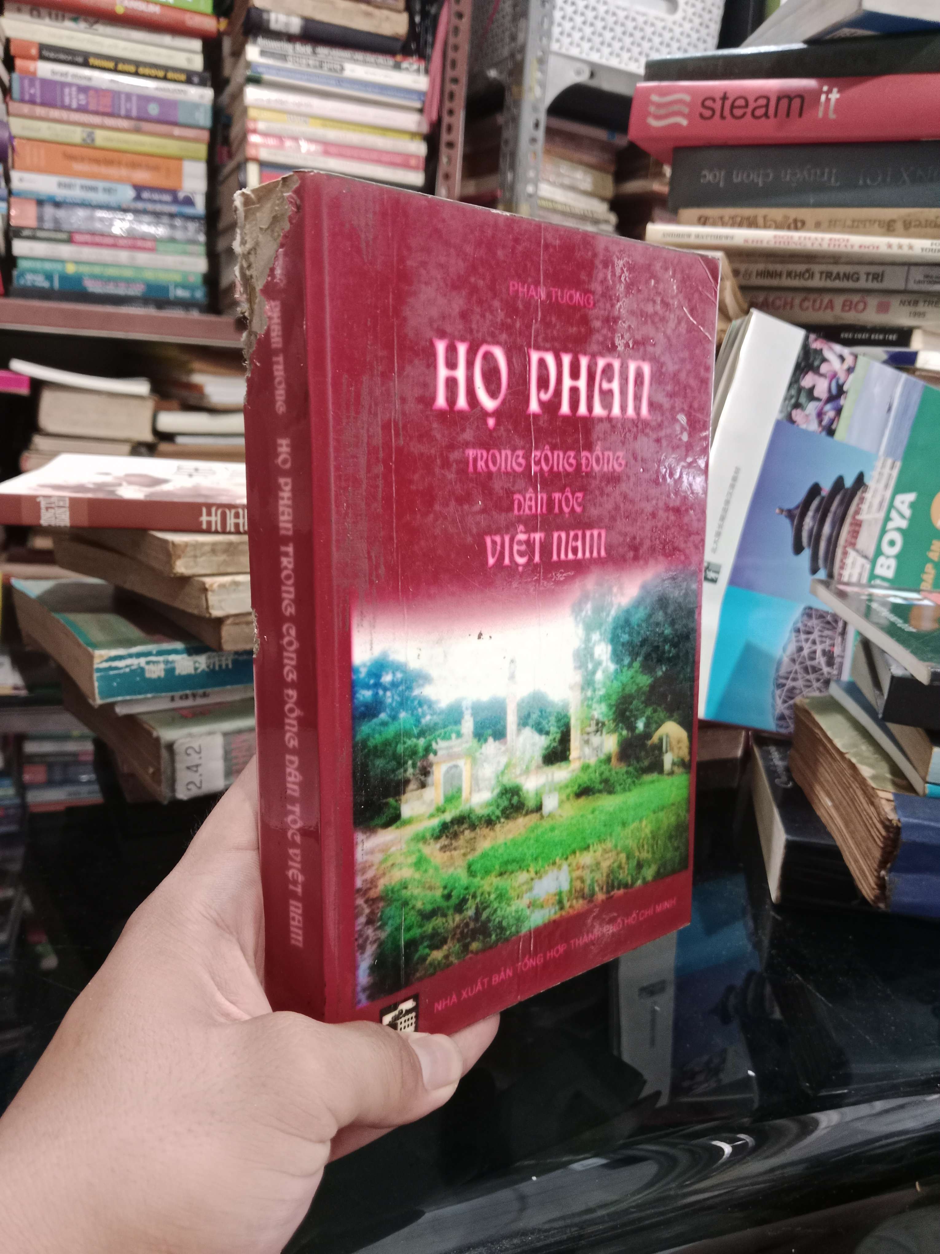Họ Phan trong cộng đồng dân tộc Việt Nam - Phan Tương 2006 mới 60%, có chữ, có mộc, tróc gáy (Sách lịch sử - triết học) KSX