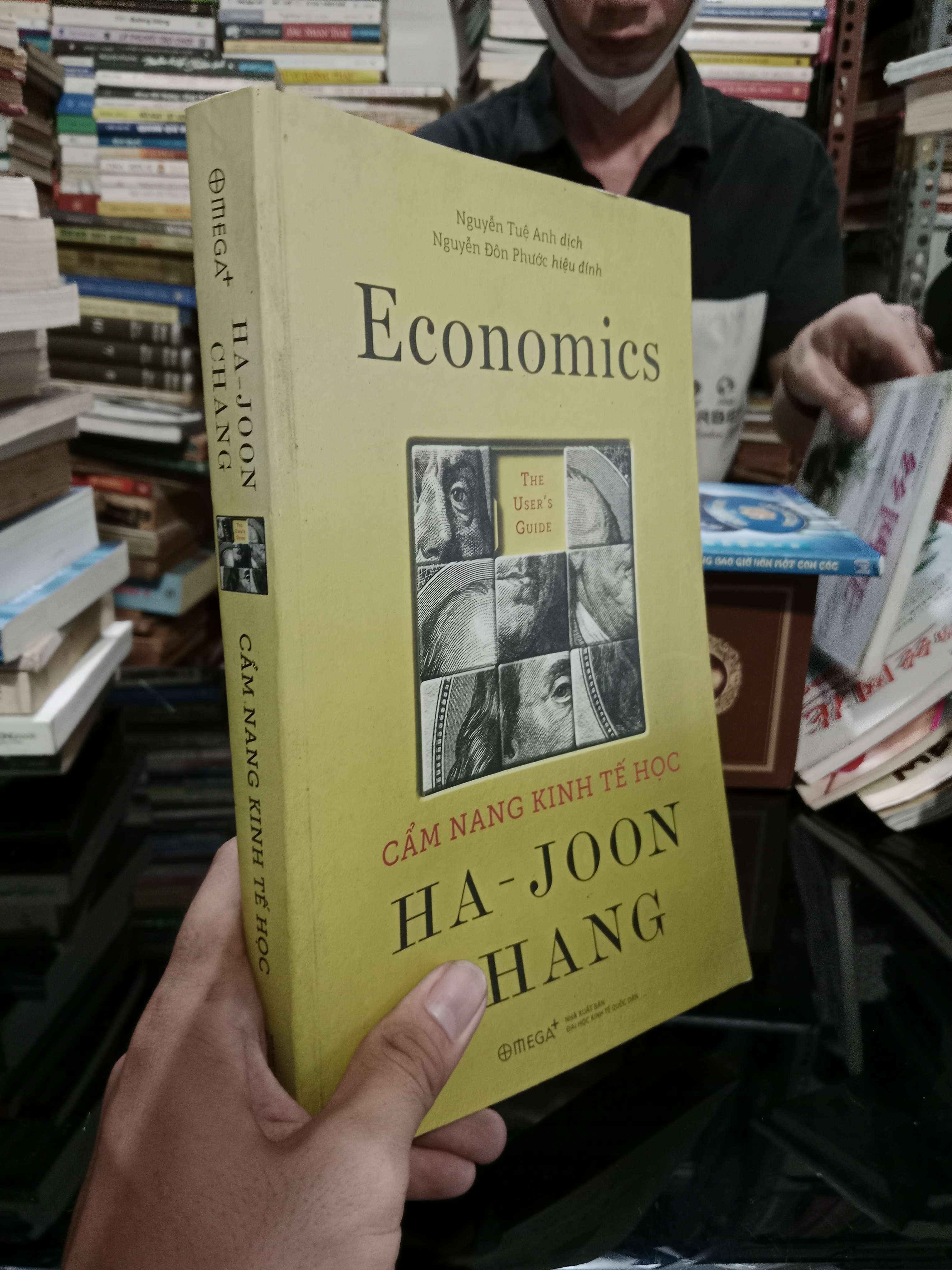 Cẩm nang kinh tế học - Ha-Joon Chang 2019 mới 70%, gạch chân, có chữ (Sách kinh tế - tài chính - chứng khoán) KSX