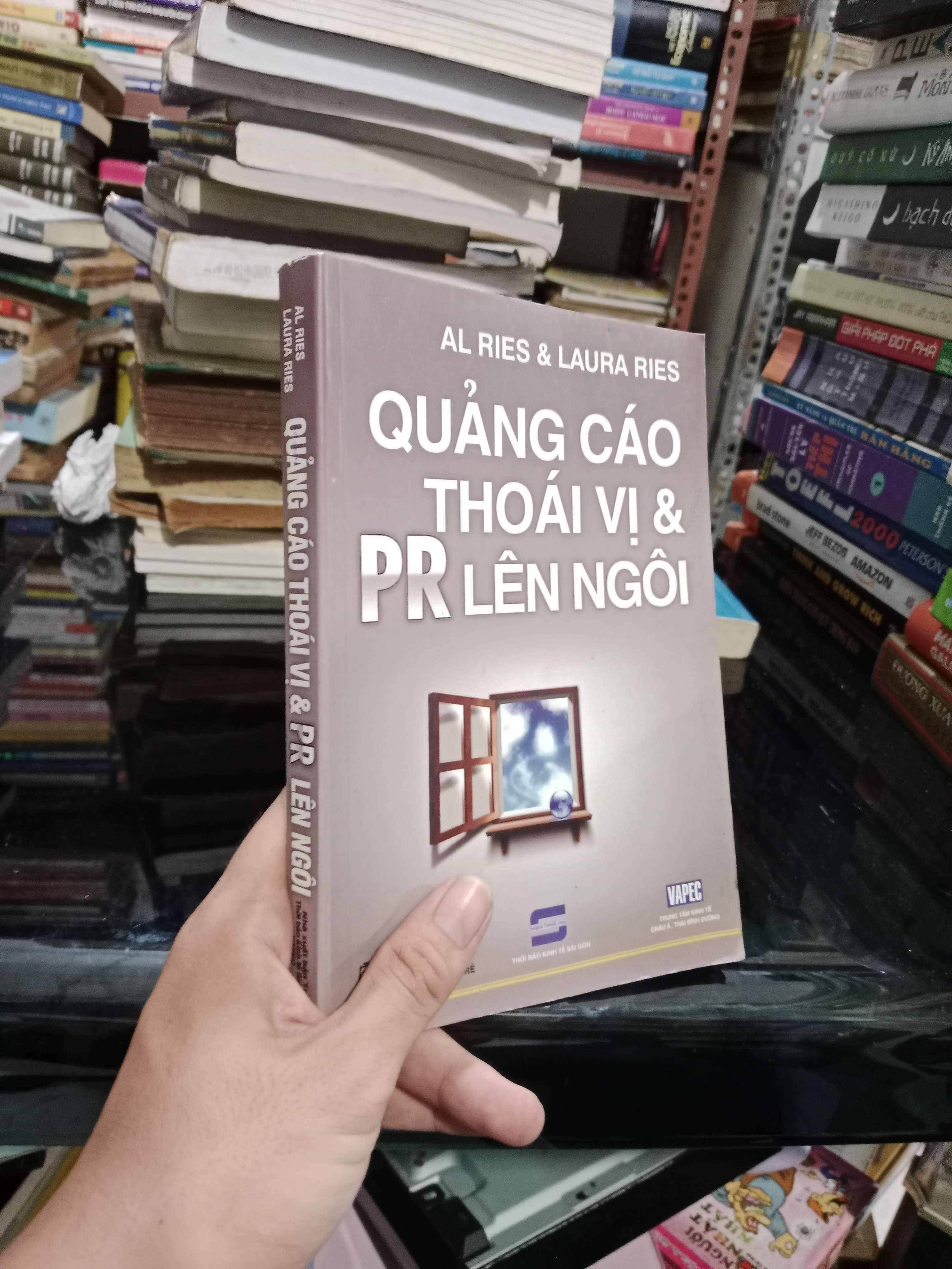Quảng cáo thoái vị & PR lên ngôi - Al Ries & Laura Ries 2005 mới 70%, có vệt nước (Kinh doanh - Marketing) KSX