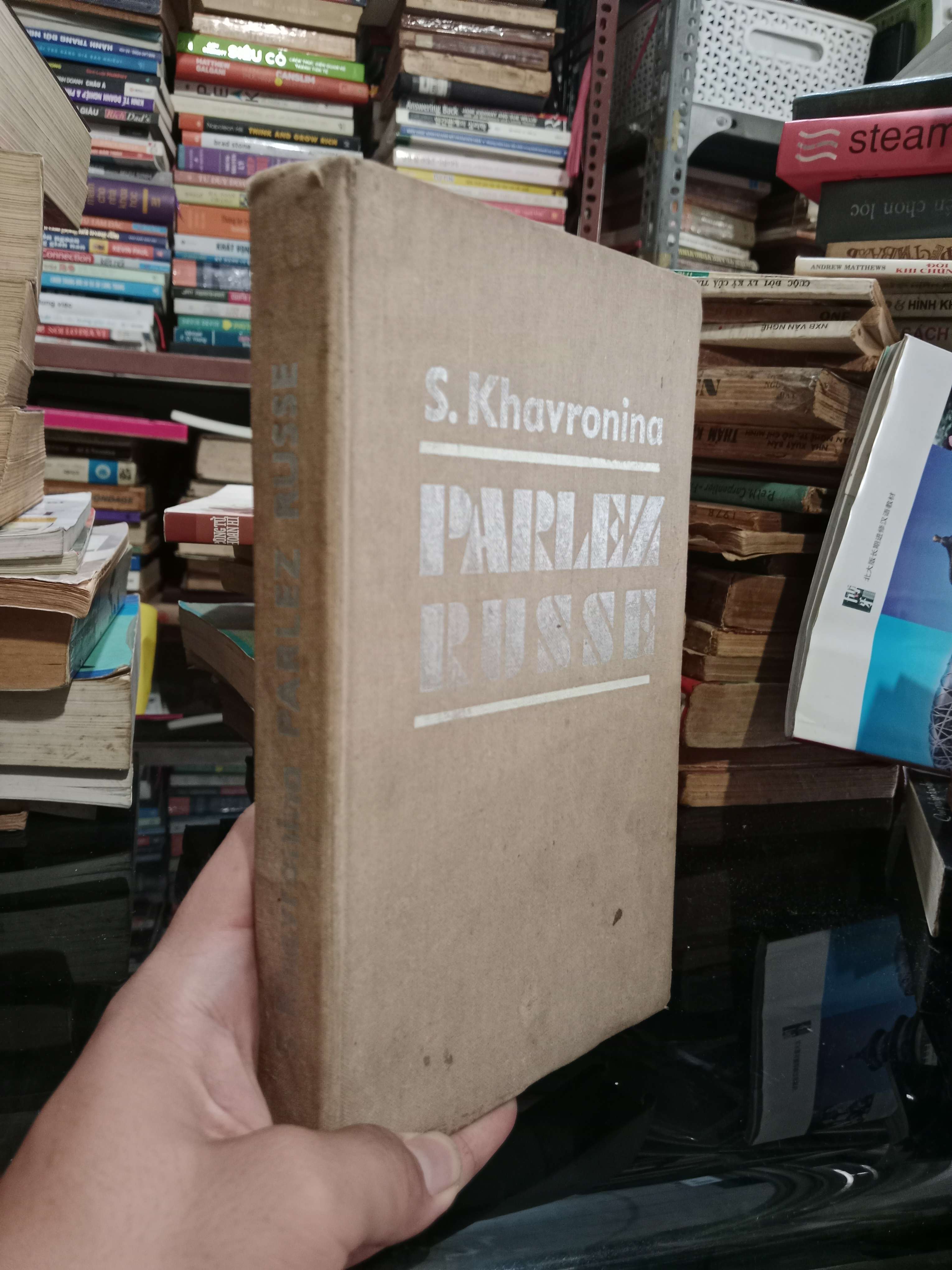 Parlez russe - S. Khavronina 1976 bìa cứng mới 70%, có chữ (Sách ngoại) KSX