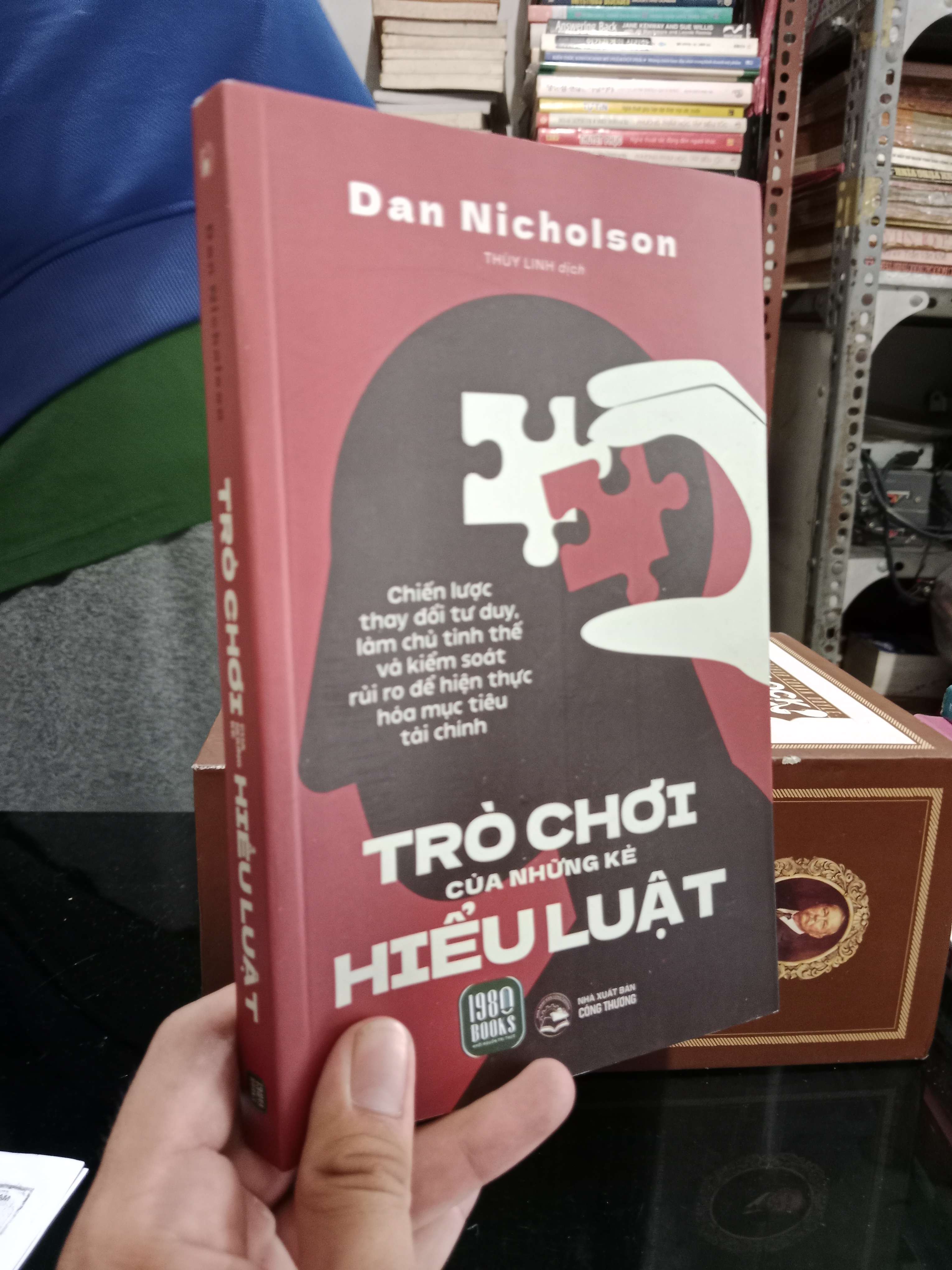Trò chơi của những kẻ hiểu luật - Dan Nicholson 2025 mới 70%, có chữ (Sách kinh tế - tài chính - chứng khoán) KSX