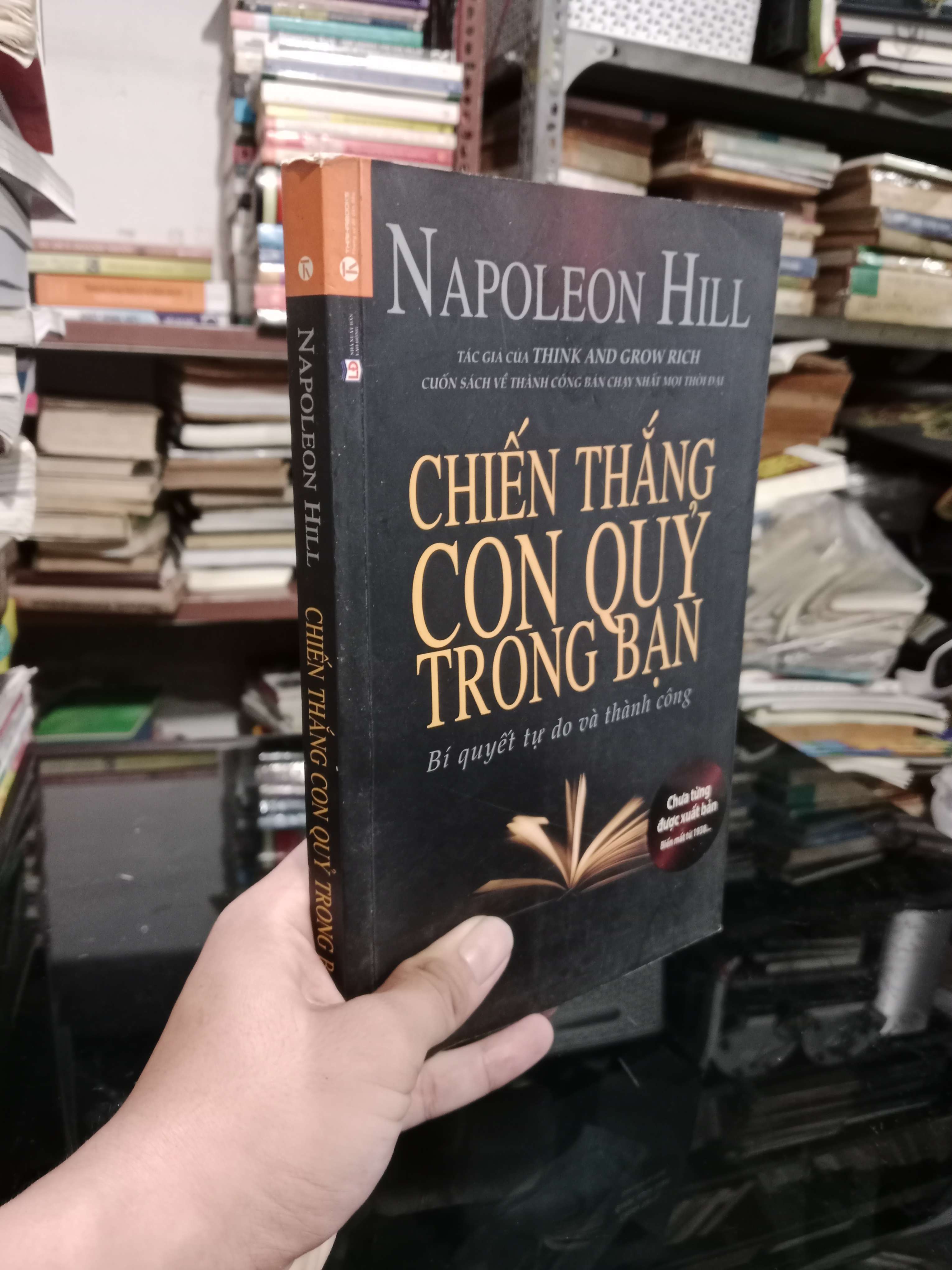 Chiến thắng con quỷ trong bạn - Napoleon Hill 2015 mới 80% (Sách kỹ năng) KSX