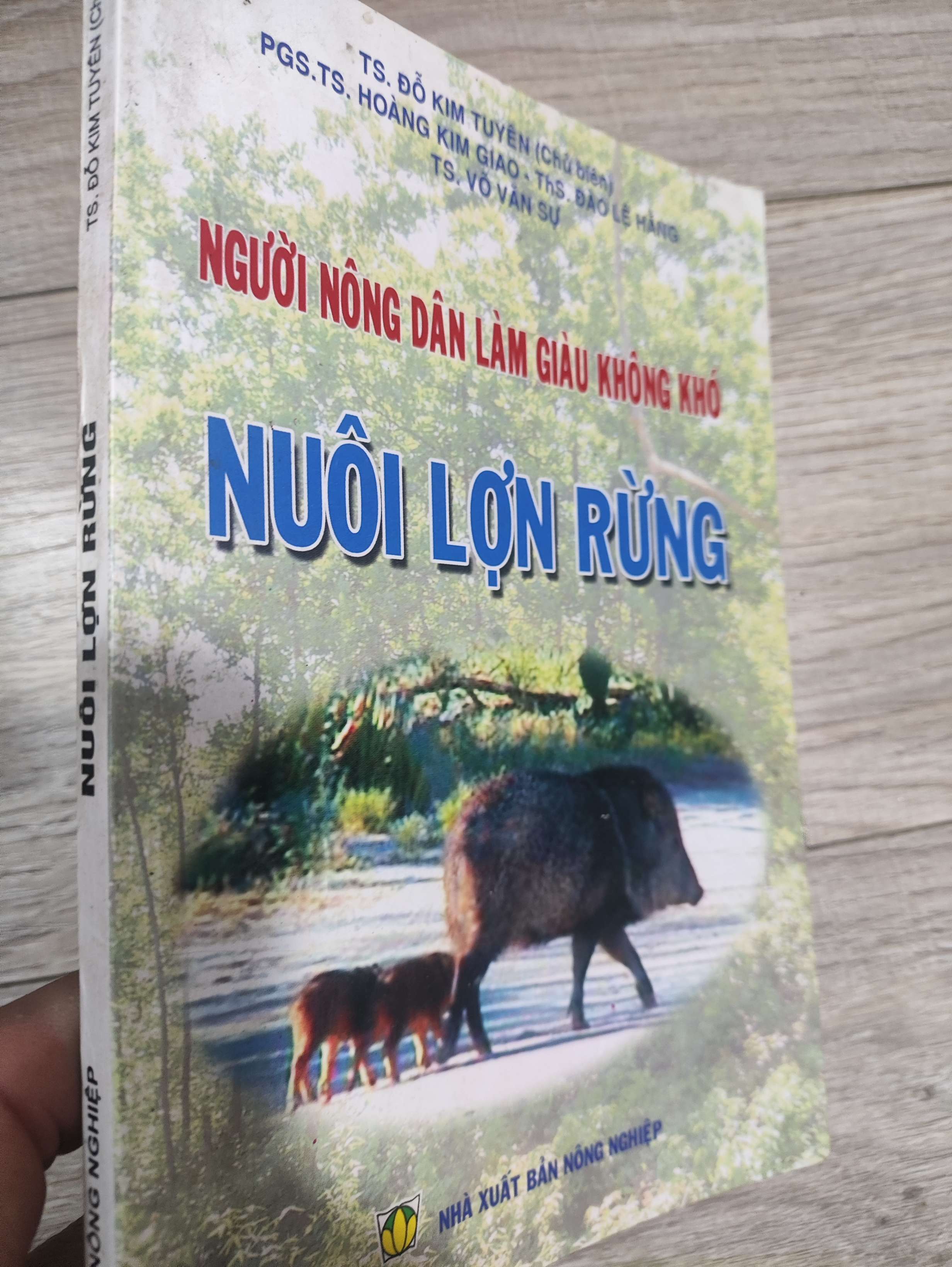 Nuôi lợn rừng - Đỗ Kim Tuyến 2007 mới 70% có chữ (Sách kiến thức tổng hợp) LNTQ