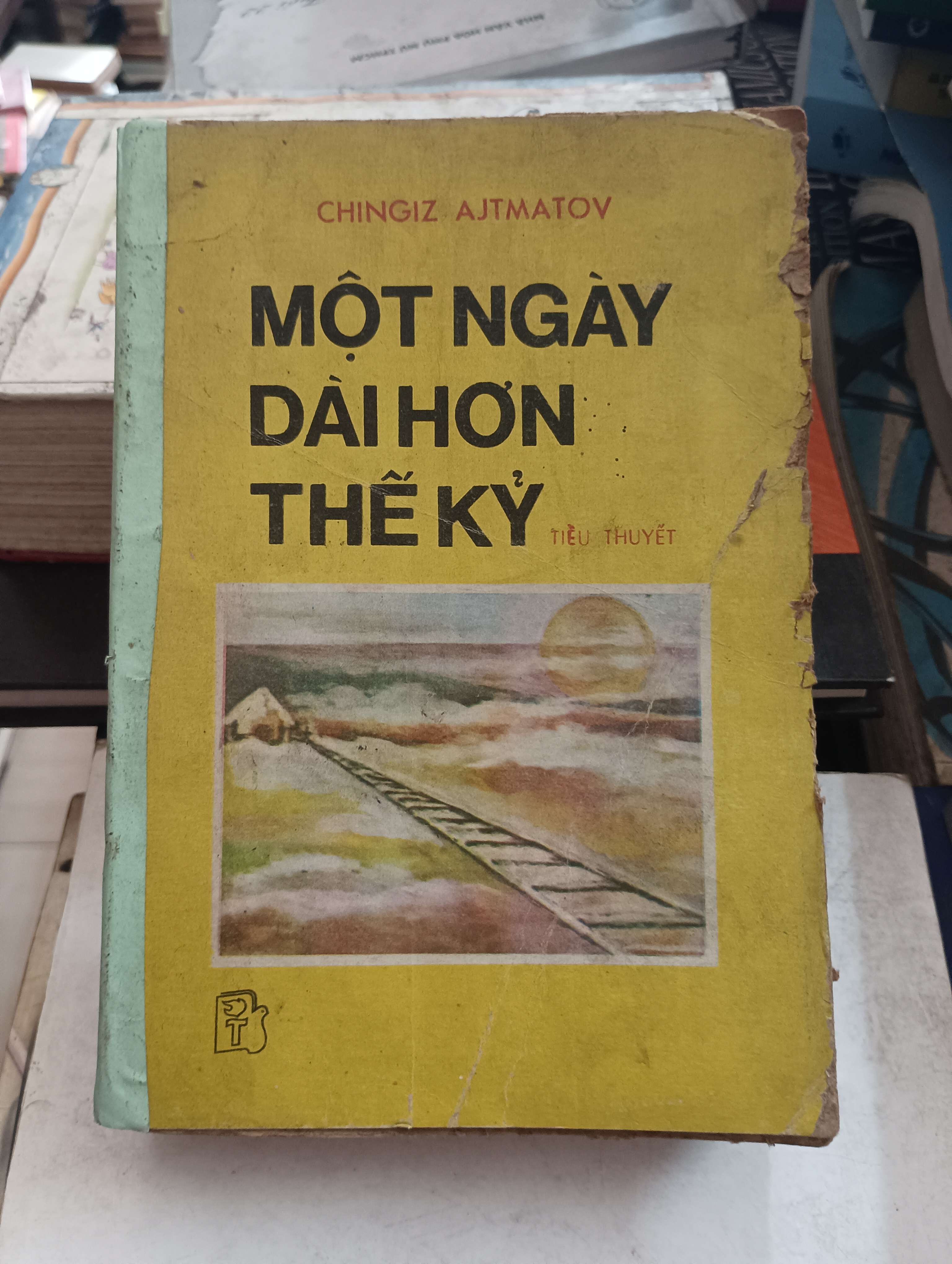 Một Ngày Dài Hơn Thế Kỷ - Chingiz Aitmatov Mới 80% (Tiểu Thuyết) OKB-K8T5