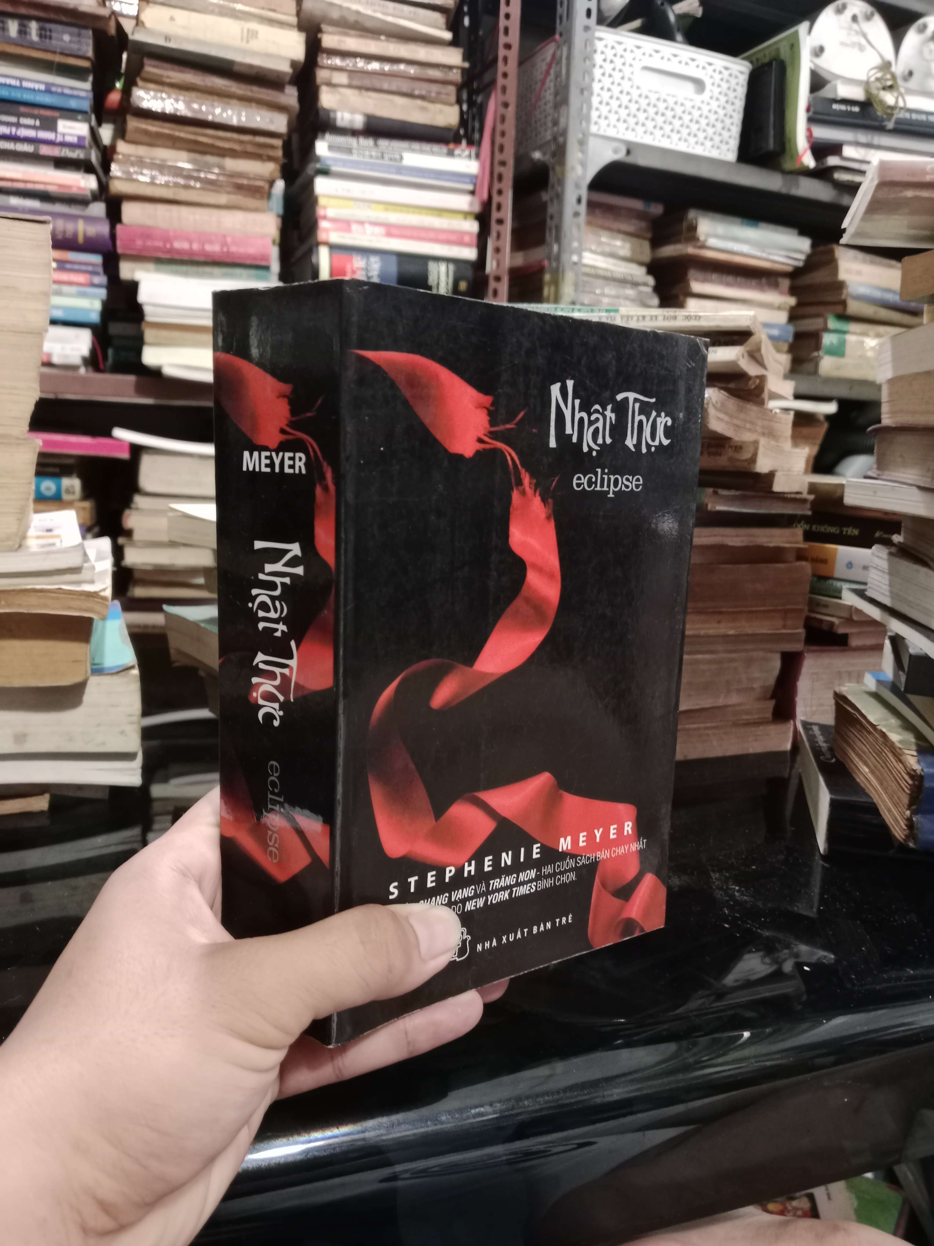 Nhật thực - Stephenie Meyer 2009 mới 80% (Sách văn học) KSX