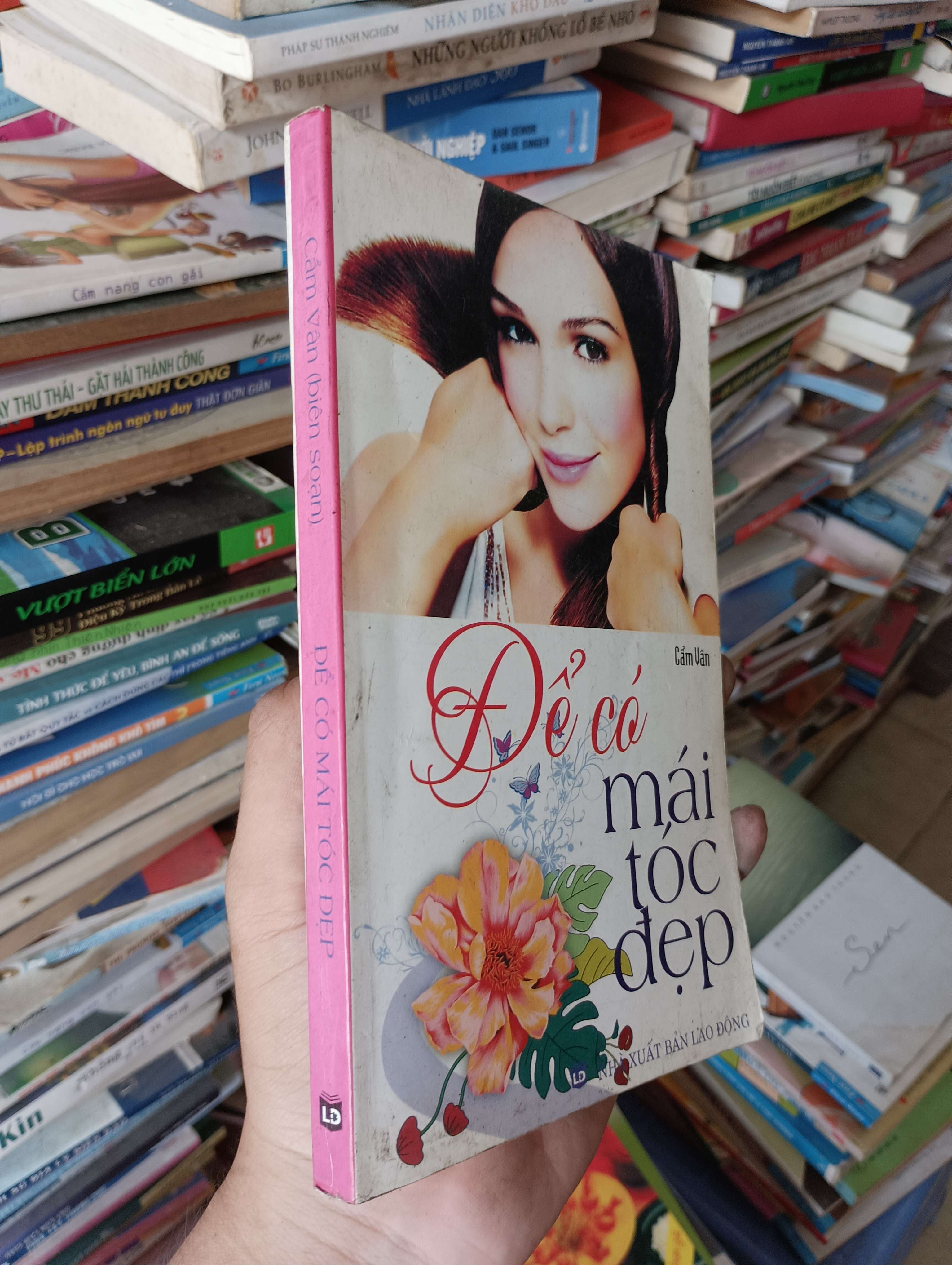 Để Có Mái Tóc Đẹp - Cẩm Vân 2009 Mới 80% (Sách kiến thức tổng hợp) OKB-K1T4