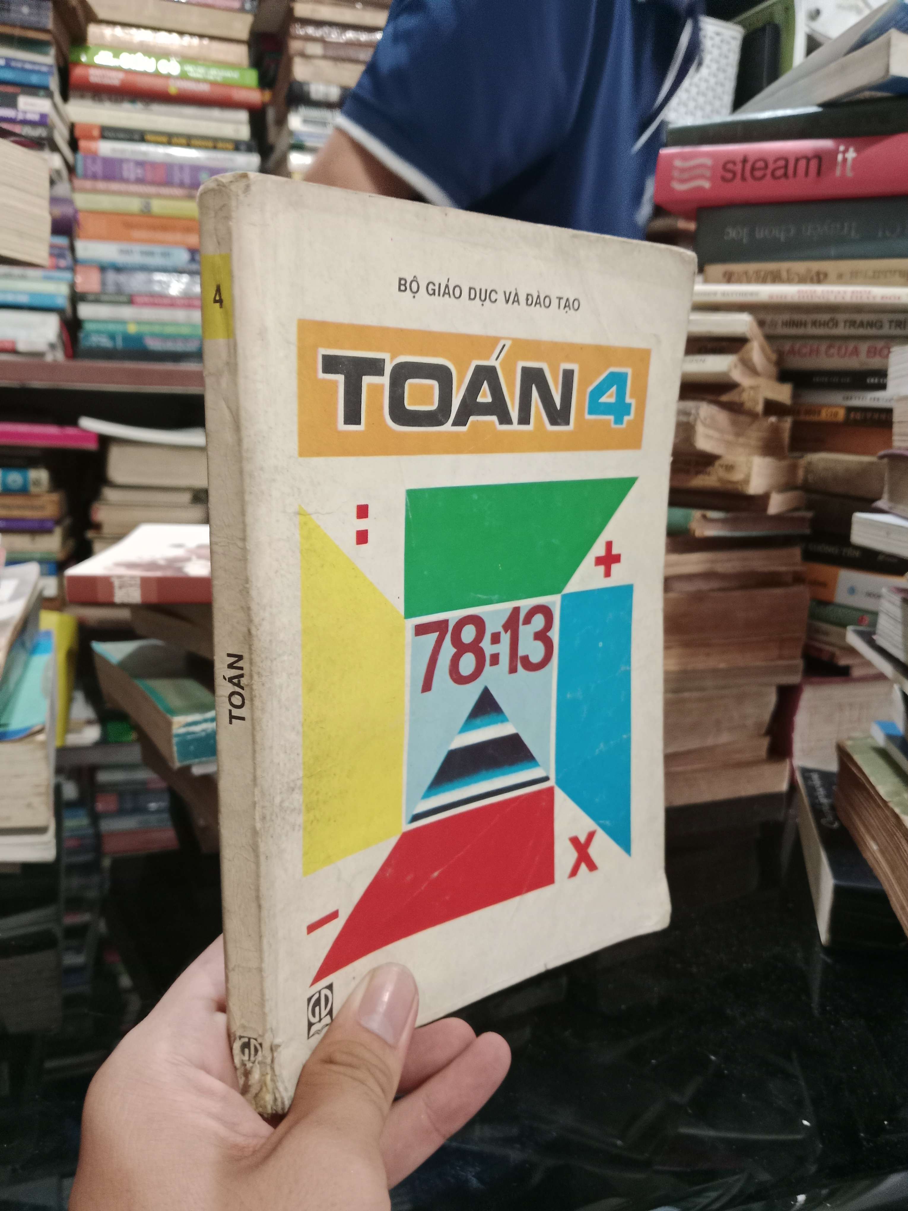 Toán 4 2001 mới 70%, highlight (Sách giáo khoa - giáo trình) KSX