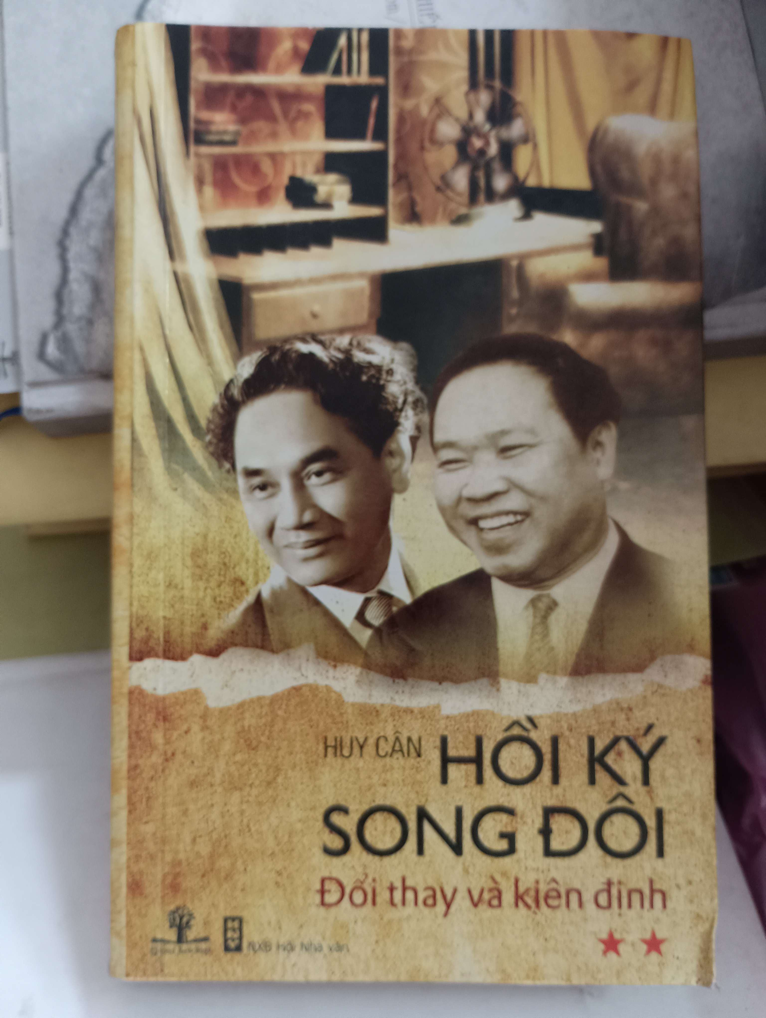 Hồi ký song đôi: Đổi thay và kiên định - Huy Cận 2012 Mới 80% (Sách văn học) OKB-K8T3