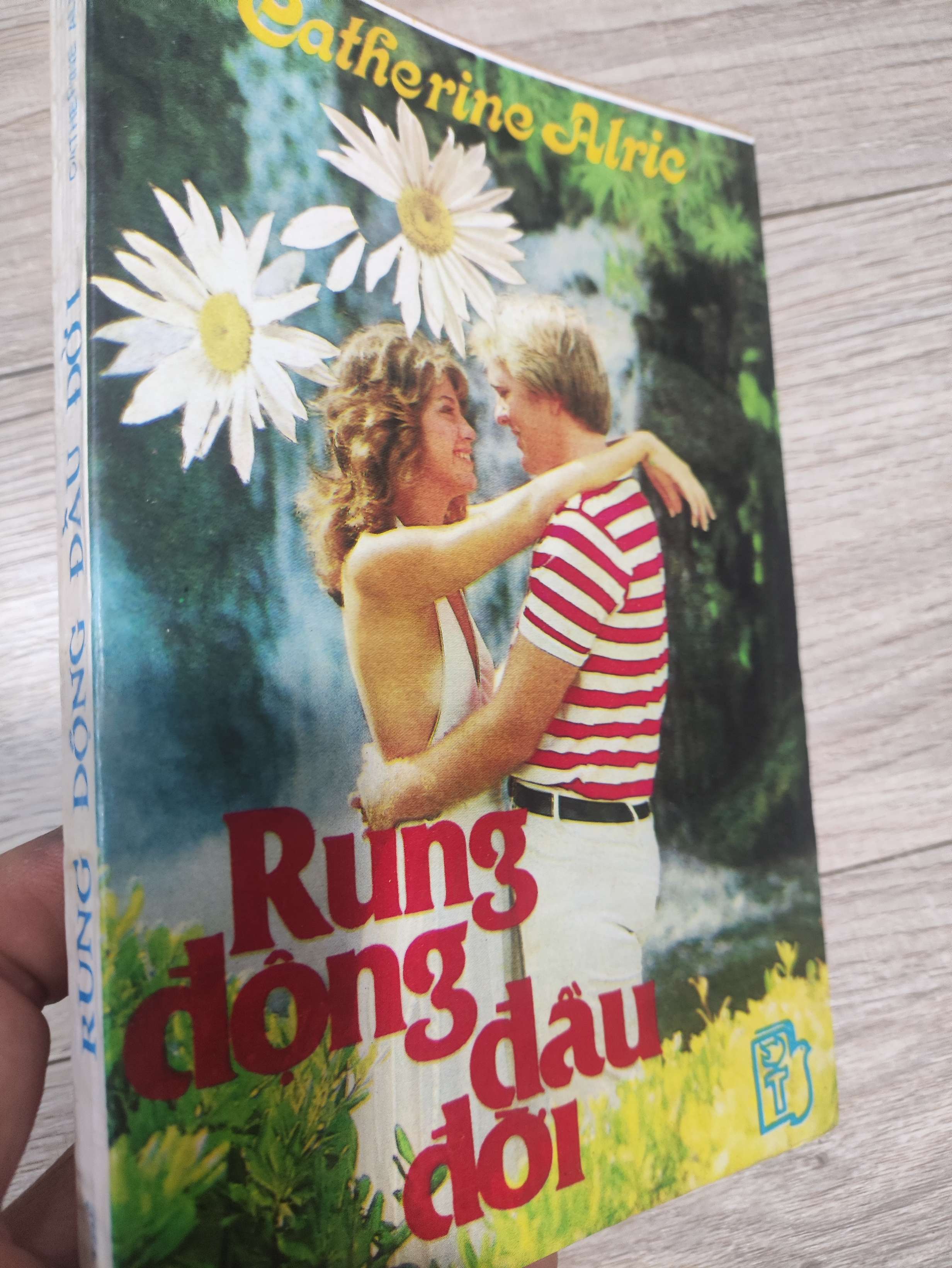 Rung động đầu đời - Catherine Alric 1989 mới 80% (Sách văn học) LNTQ