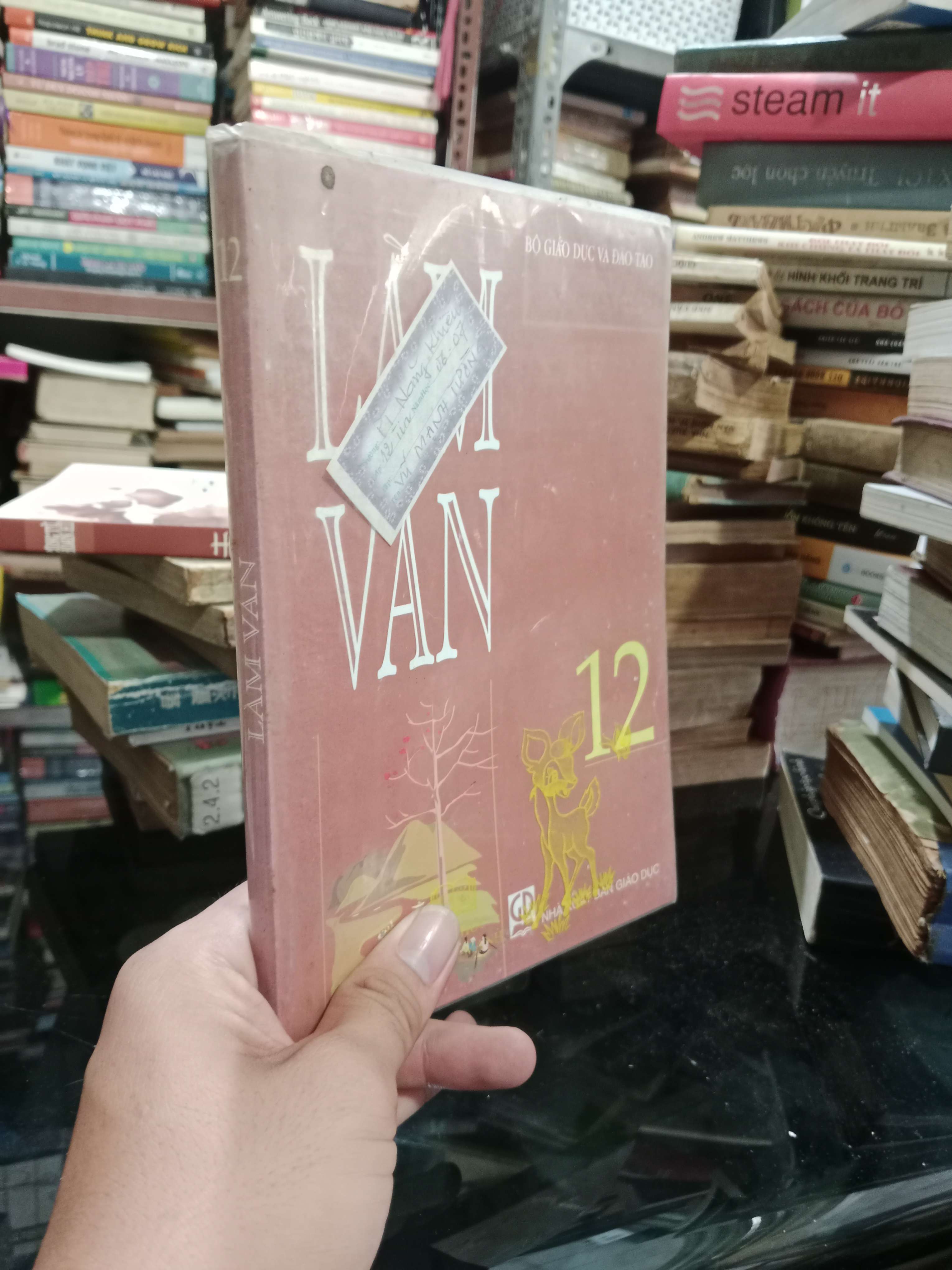 Làm văn 12 2005 mới 80% (Sách giáo khoa - giáo trình) KSX