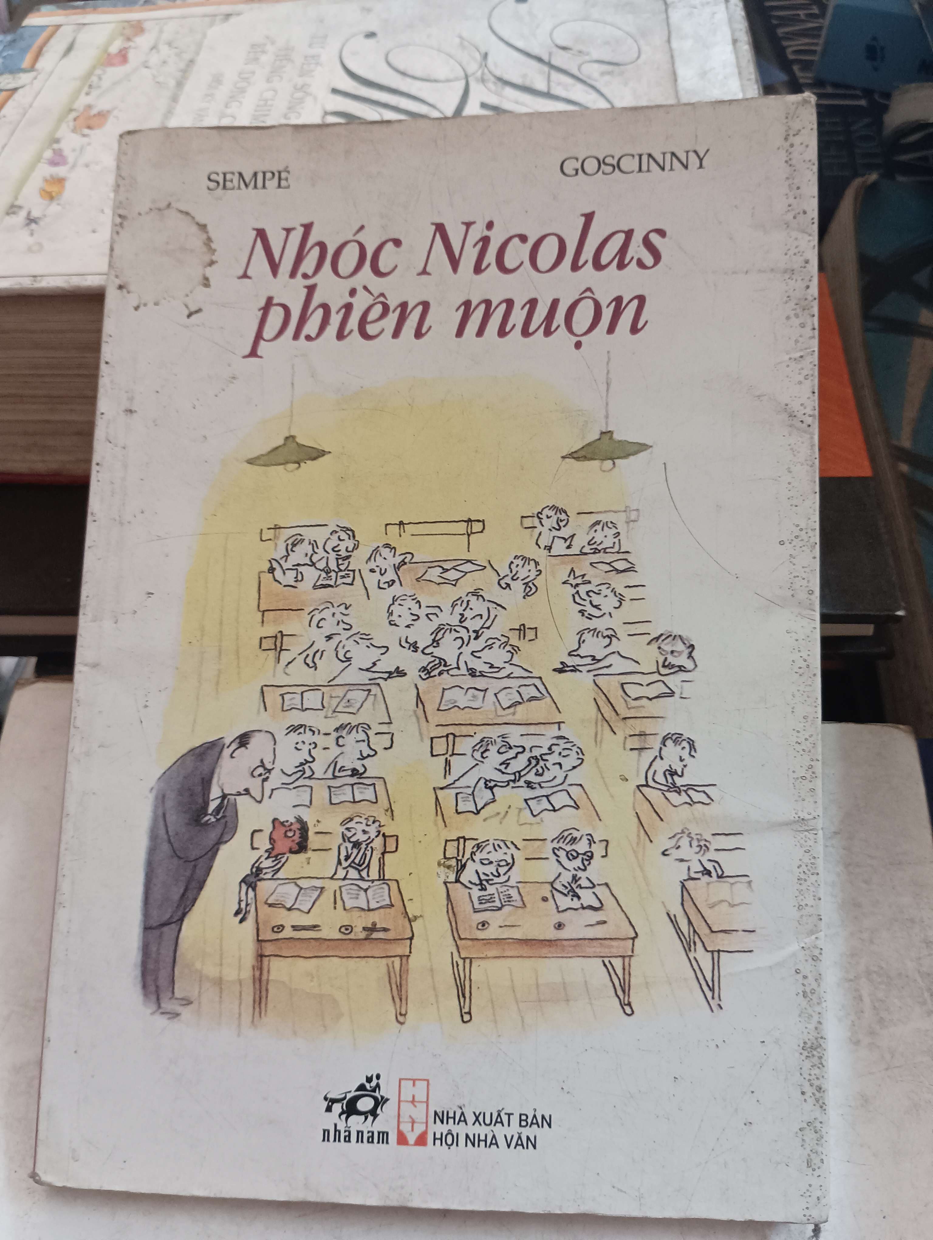 Nhóc Nicolas Phiền Muộn - Sempé - Goscinny 2012 Mới 80% (Sách thiếu nhi) OKB-K8T5