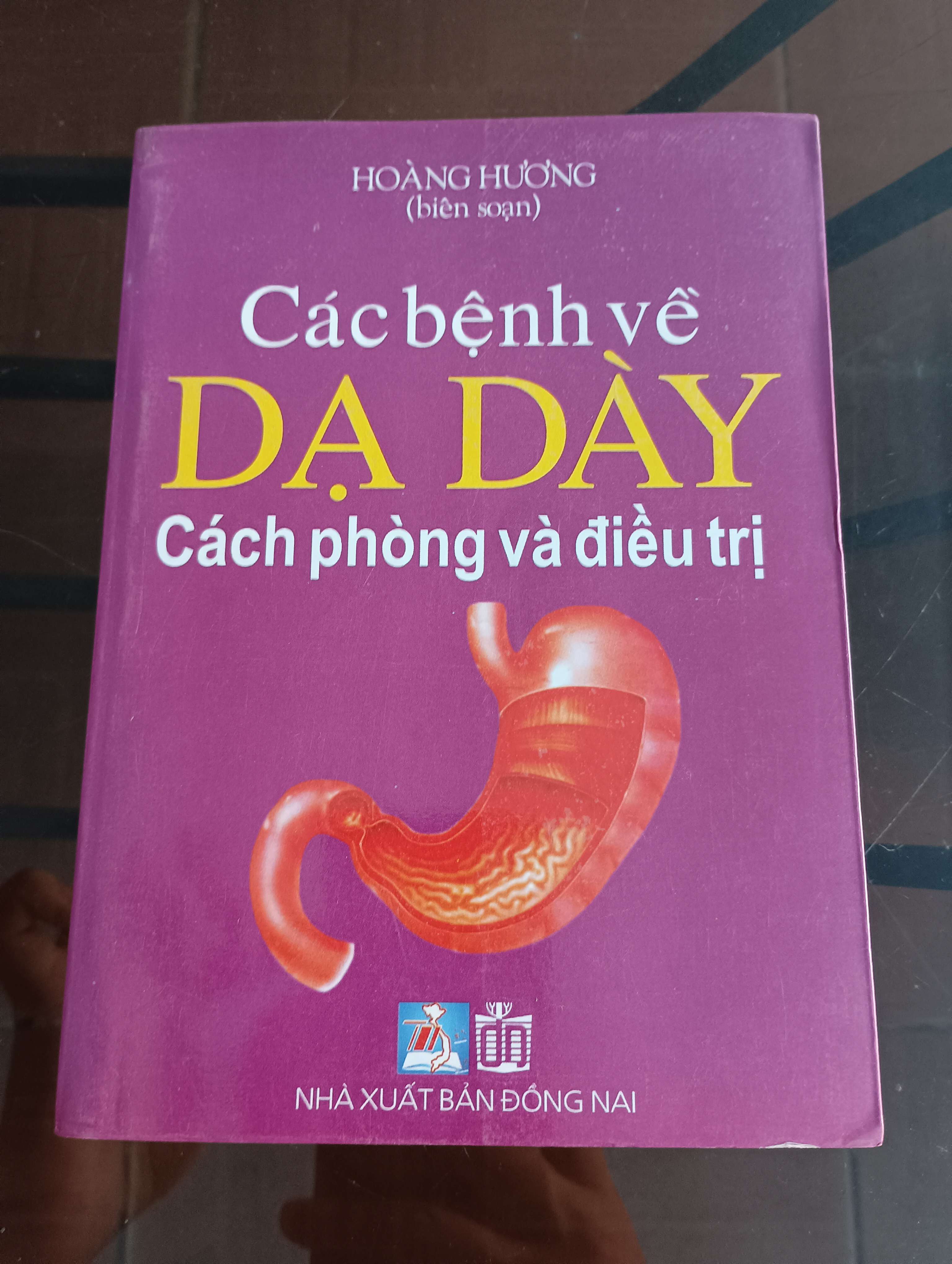 Các Bệnh Về Dạ Dày: Cách Phòng Và Điều Trị - Hoàng Hương 2011 (Sách kiến thức tổng hợp) VAVO