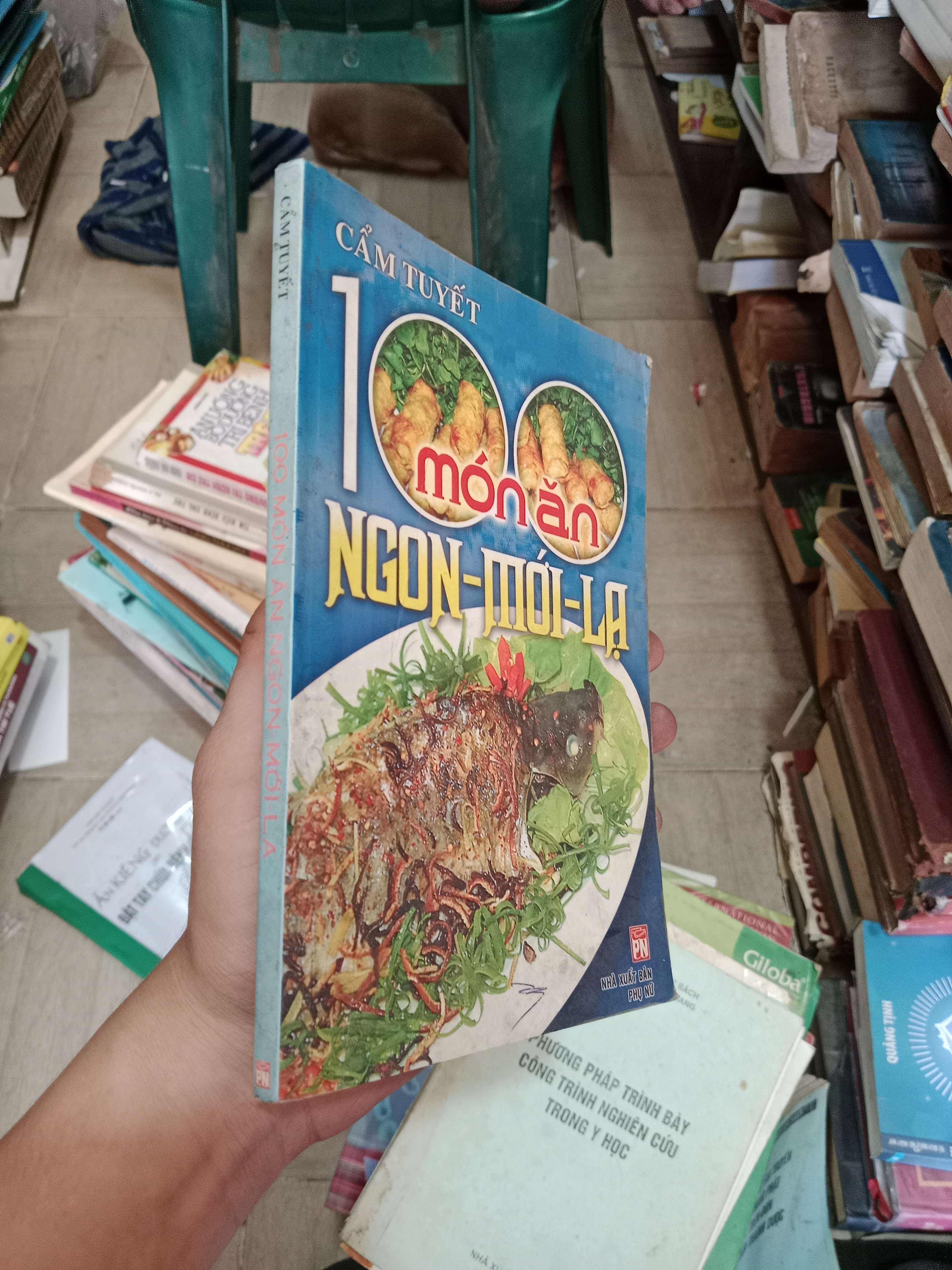 100 món ăn ngon - mới - lạ - Cẩm Tuyết 2007 Mới 80% (Sách kiến thức tổng hợp) OKB-K4T2