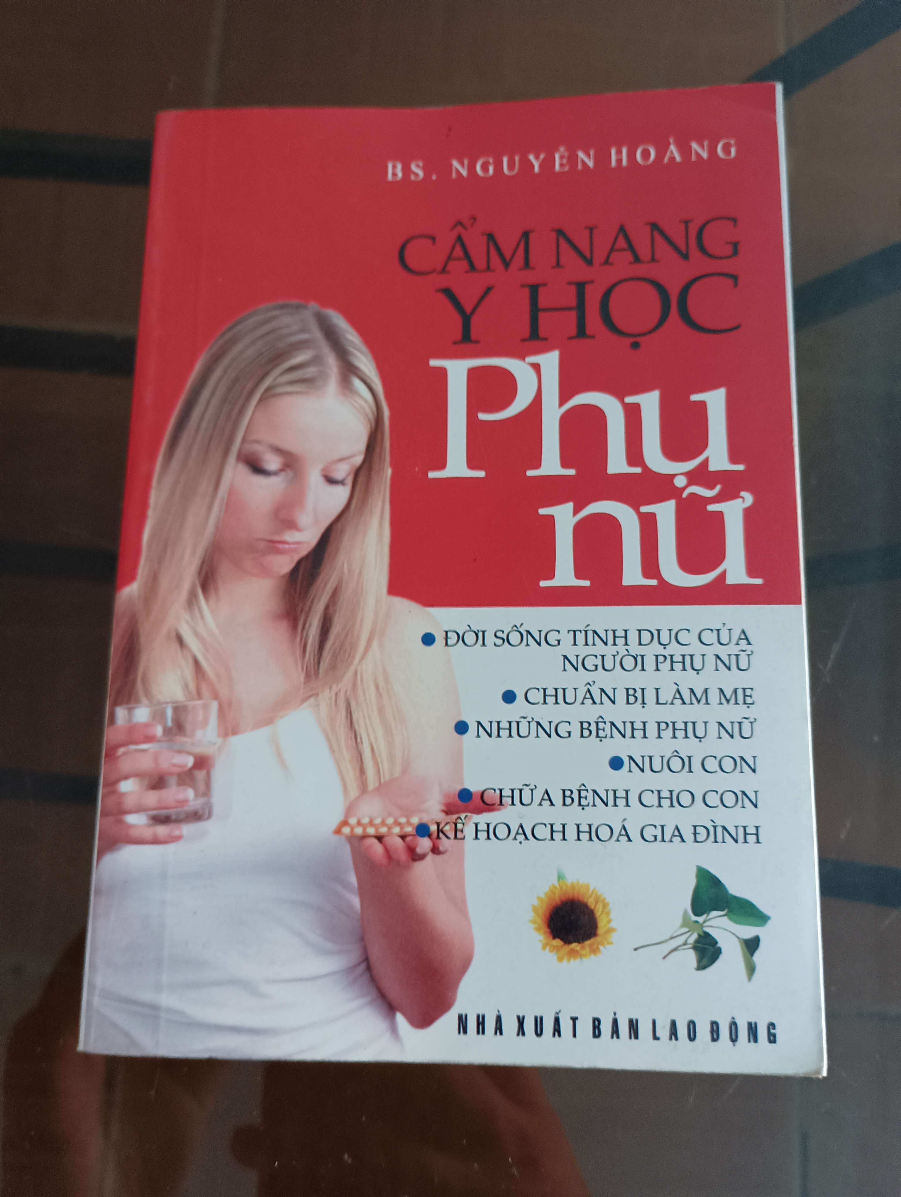Cẩm nang y học phụ nữ - BS. Nguyễn Hoàng 2009 (Sách Y học - Sức khỏe - Thể thao) VAVO