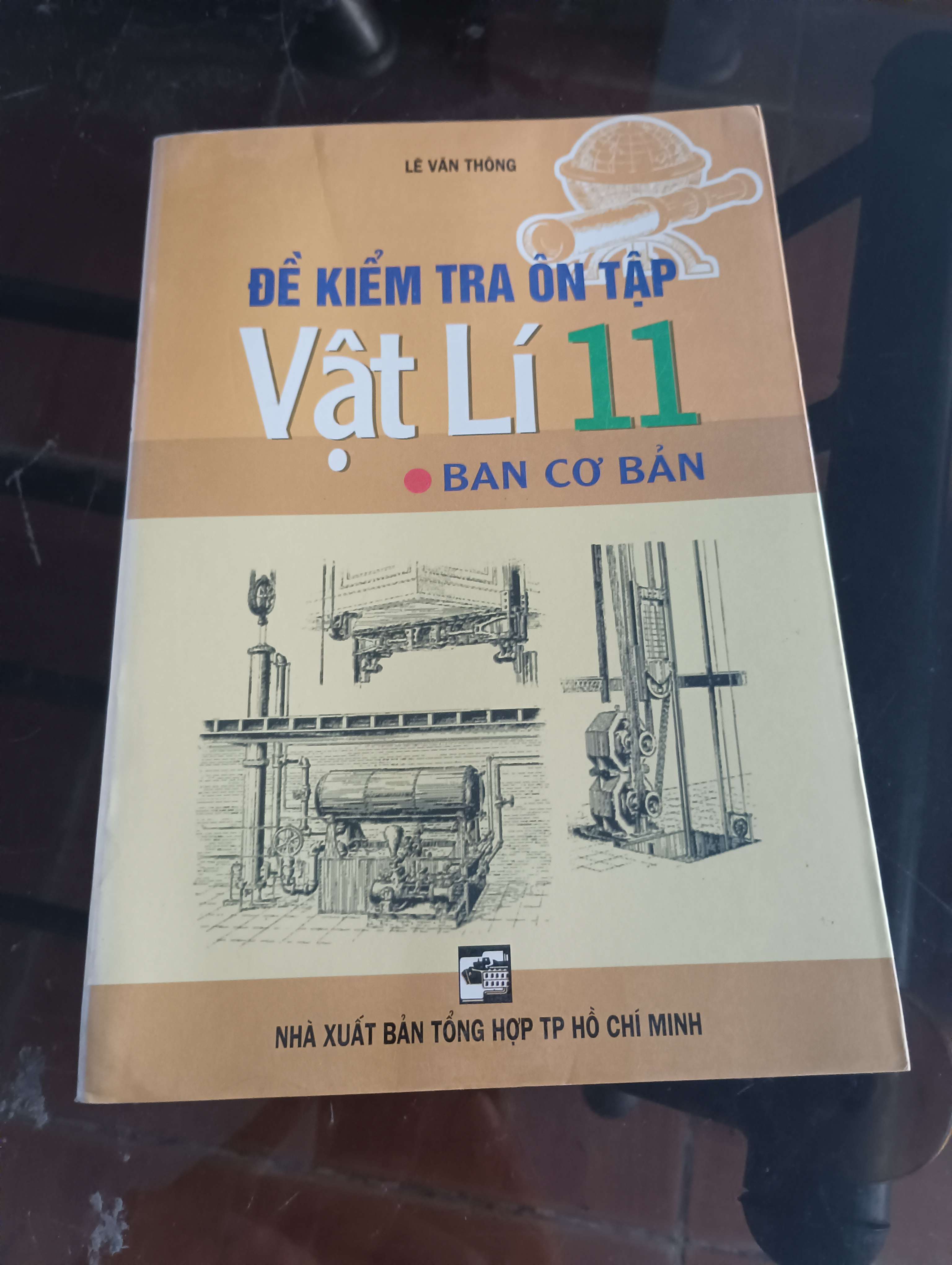 Đề kiểm tra ôn tập Vật lí 11 - Ban cơ bản - Lê Văn Thông 2008 (Tham khảo - luyện thi) VAVO