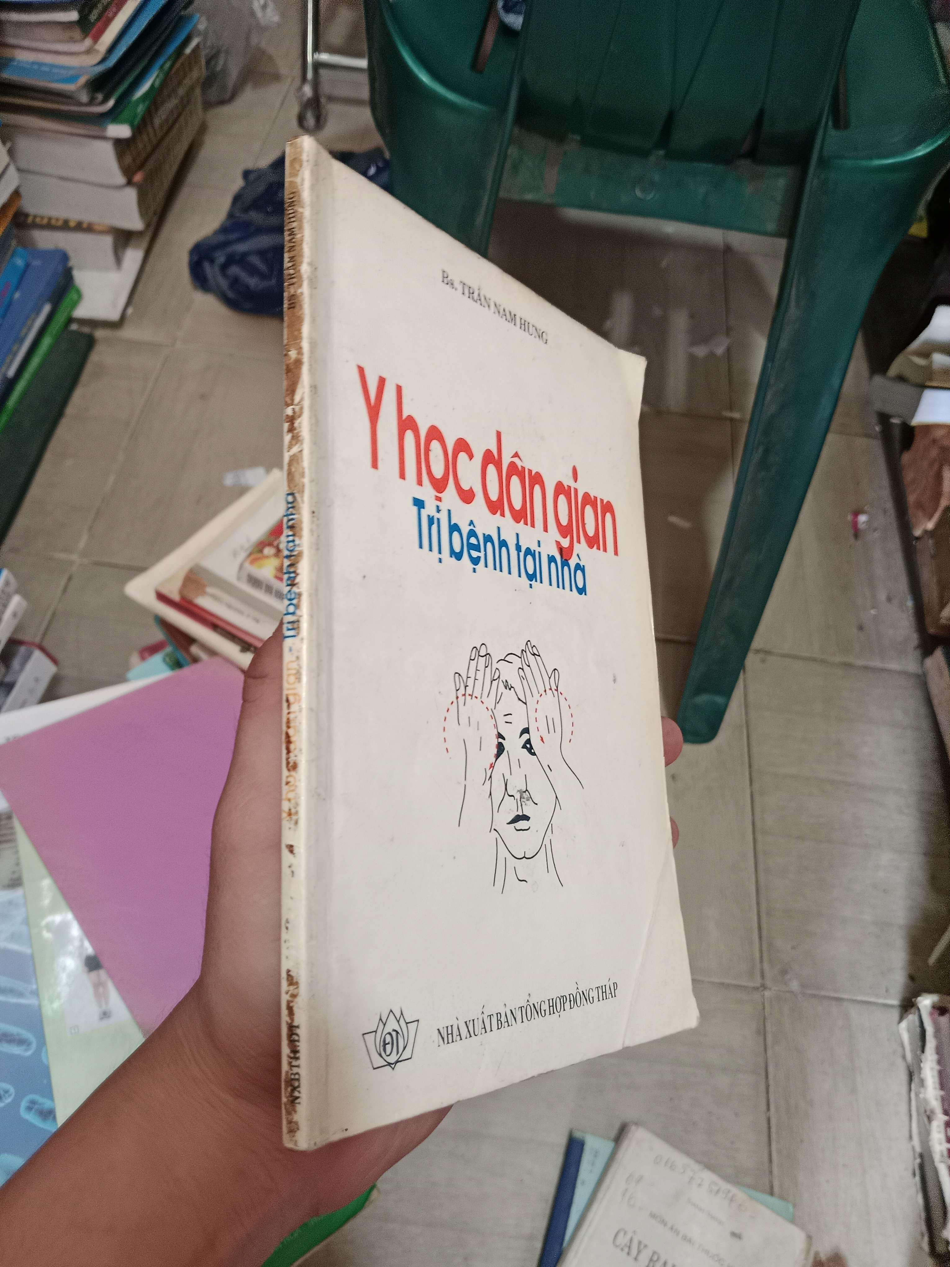Y học dân gian trị bệnh tại nhà - Bác sĩ Trần Nam Hưng 1998 Mới 80% (Sách Y học - Sức khỏe - Thể thao) OKB-K4T2