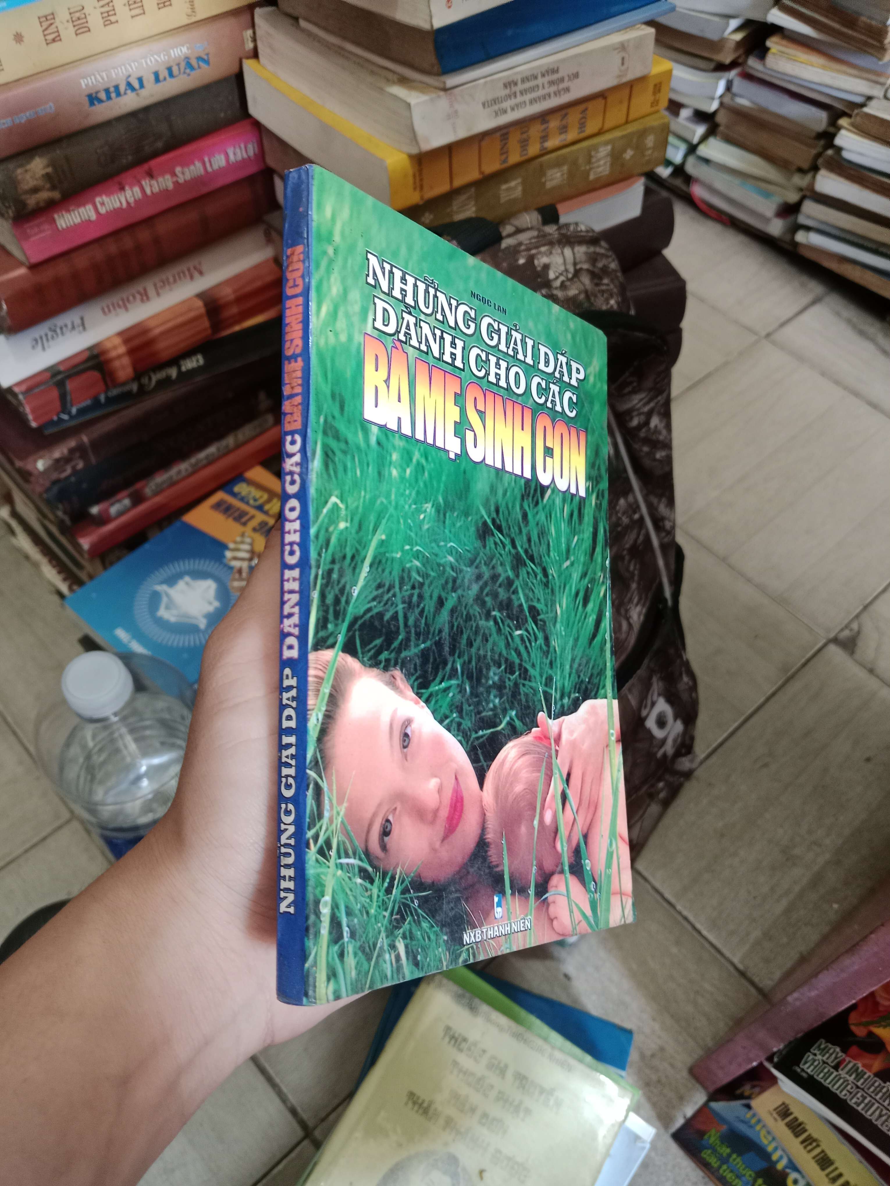 Những giải đáp dành cho các bà mẹ sinh con 2000 Mới 80% (Sách kiến thức tổng hợp) OKB-K4T2