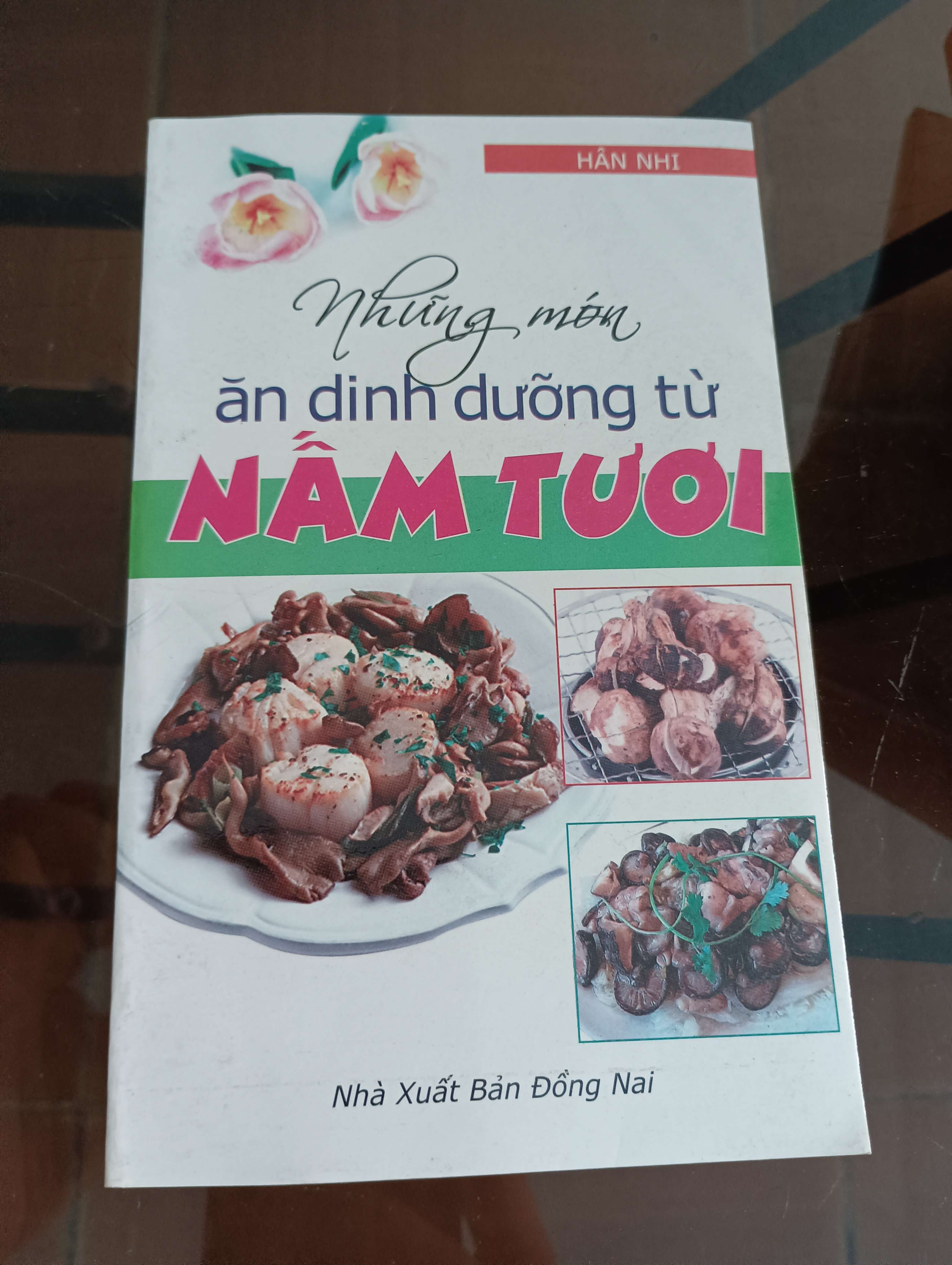 Những món ăn dinh dưỡng từ nấm tươi - Hân Nhi 2010 (Sách kiến thức tổng hợp) VAVO
