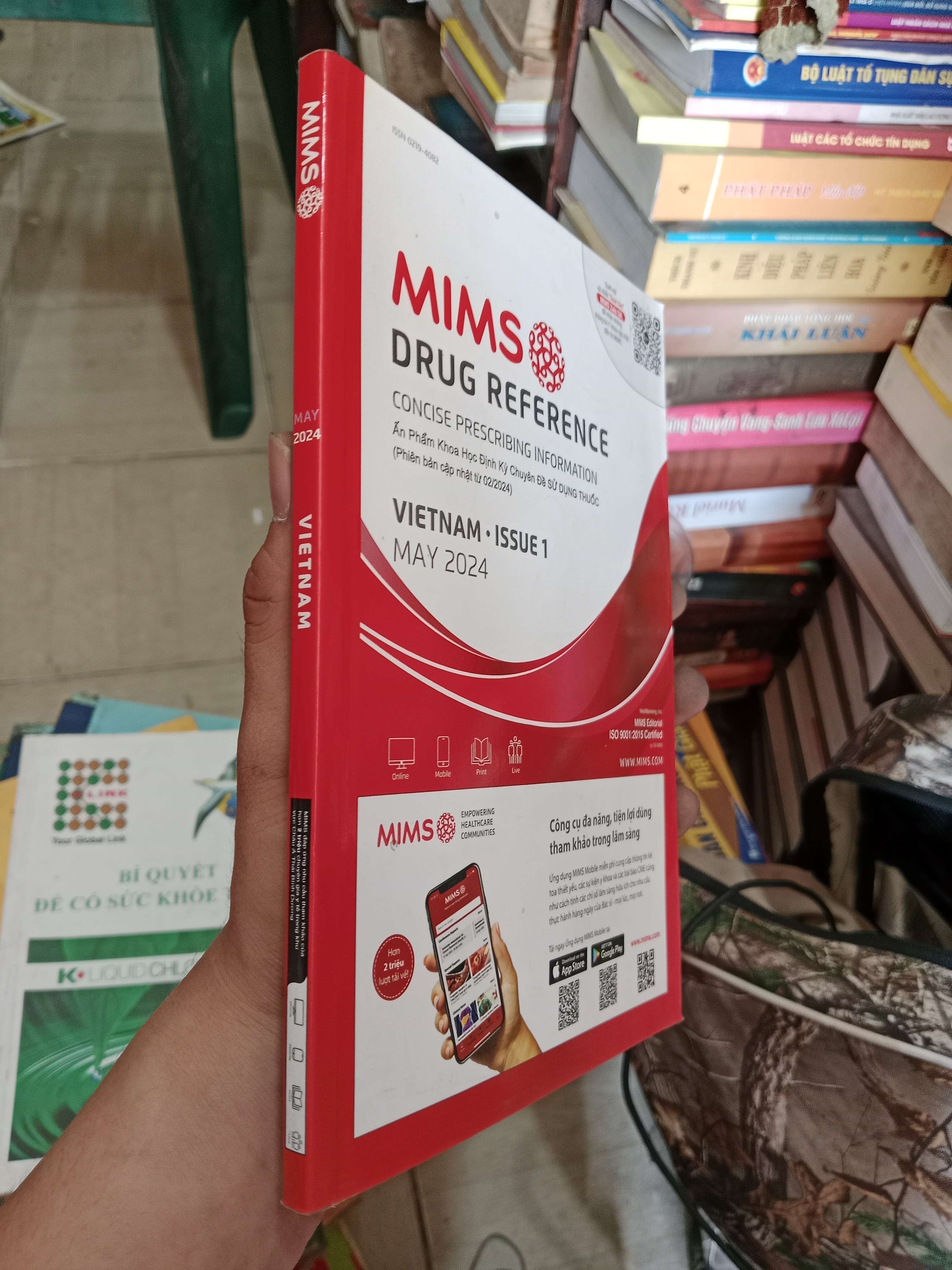MIMS Drug Reference Vietnam - Issue 1 (May 2024) 2024 Mới 80% (Sách Y học - Sức khỏe - Thể thao) OKB-K4T3