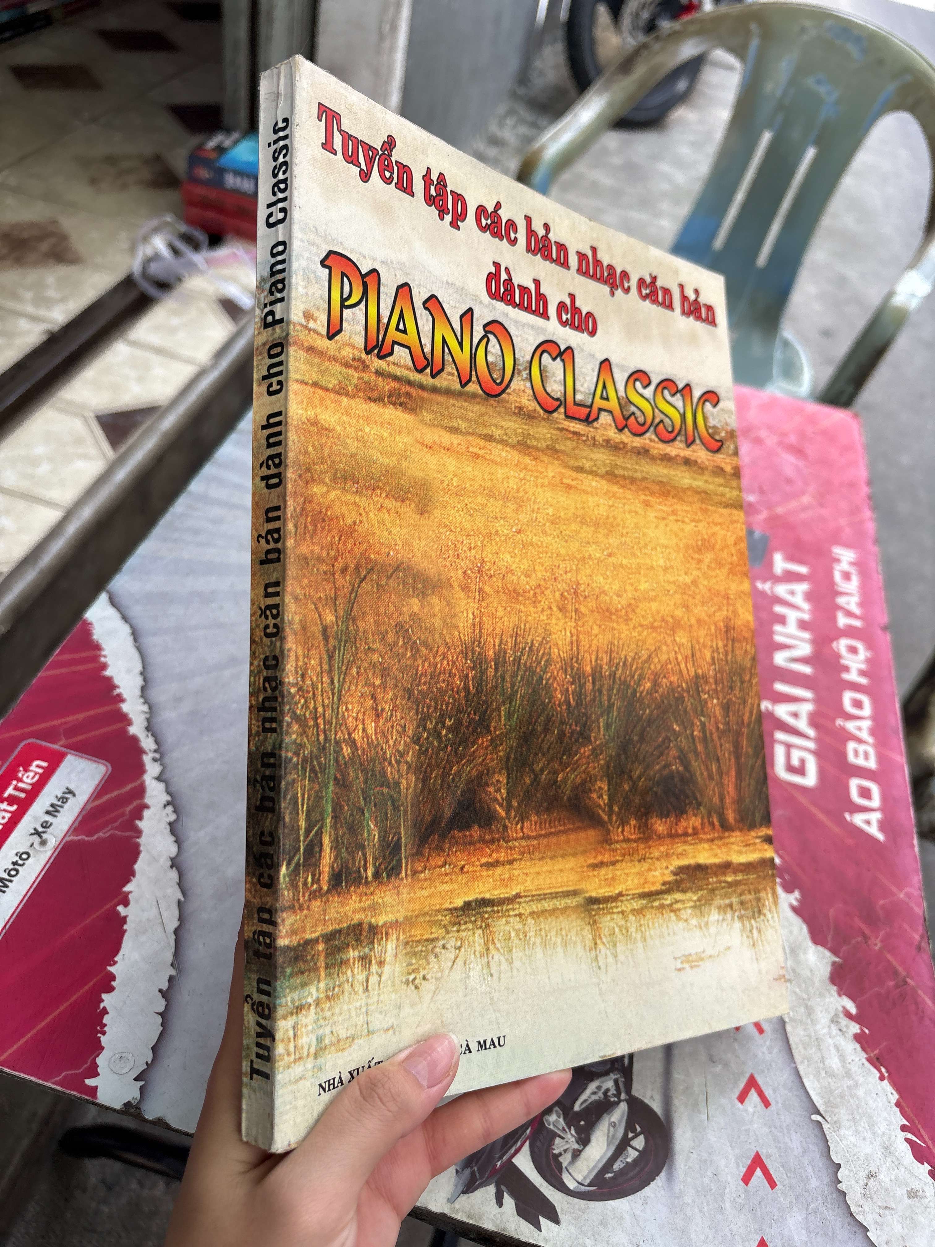 Tuyển tập các bản nhạc căn bản dành cho Piano classic 2001 mới 80% (Sách giáo khoa - giáo trình) BGB