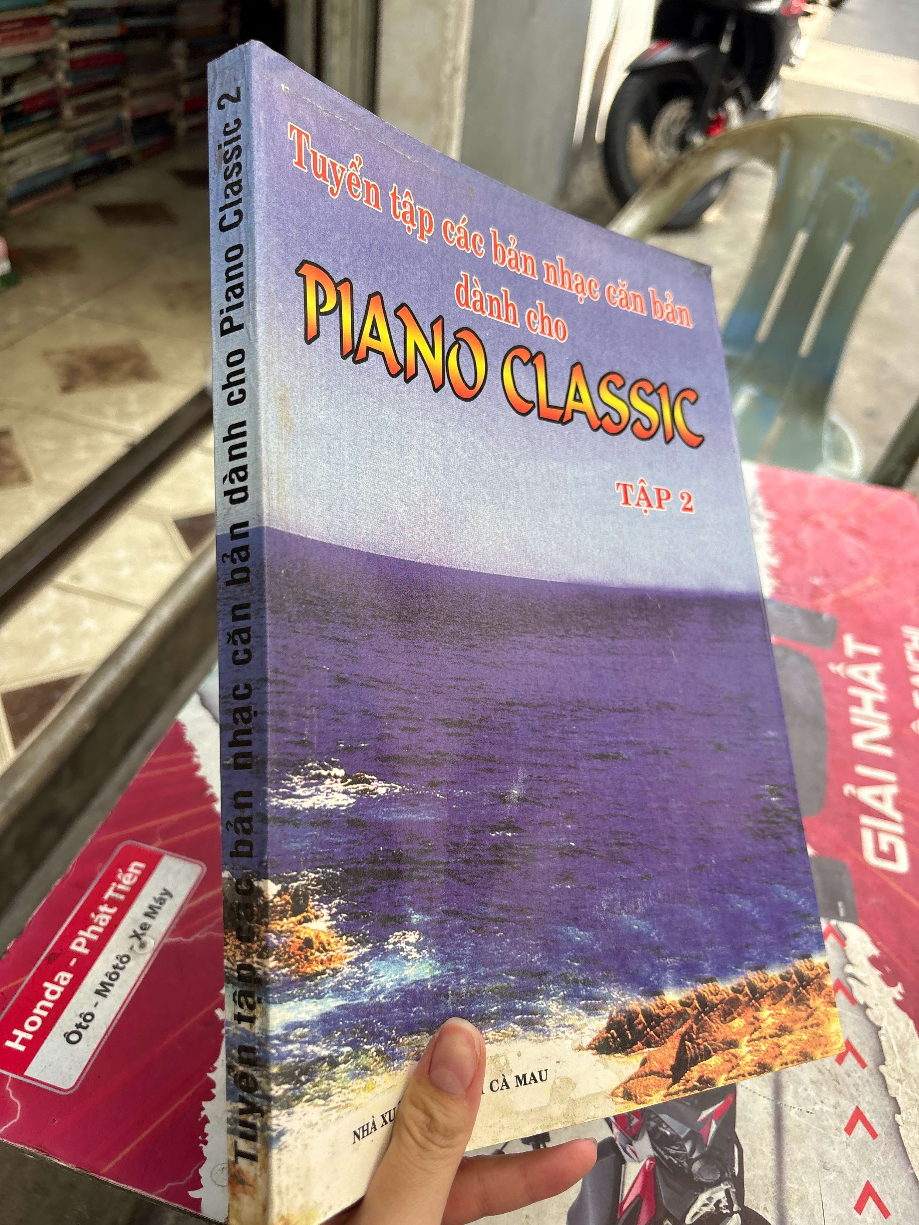 Tuyển tập các bản nhạc căn bản dành cho Piano classic tập 2 2002 mới 80% (Sách giáo khoa - giáo trình) BGB