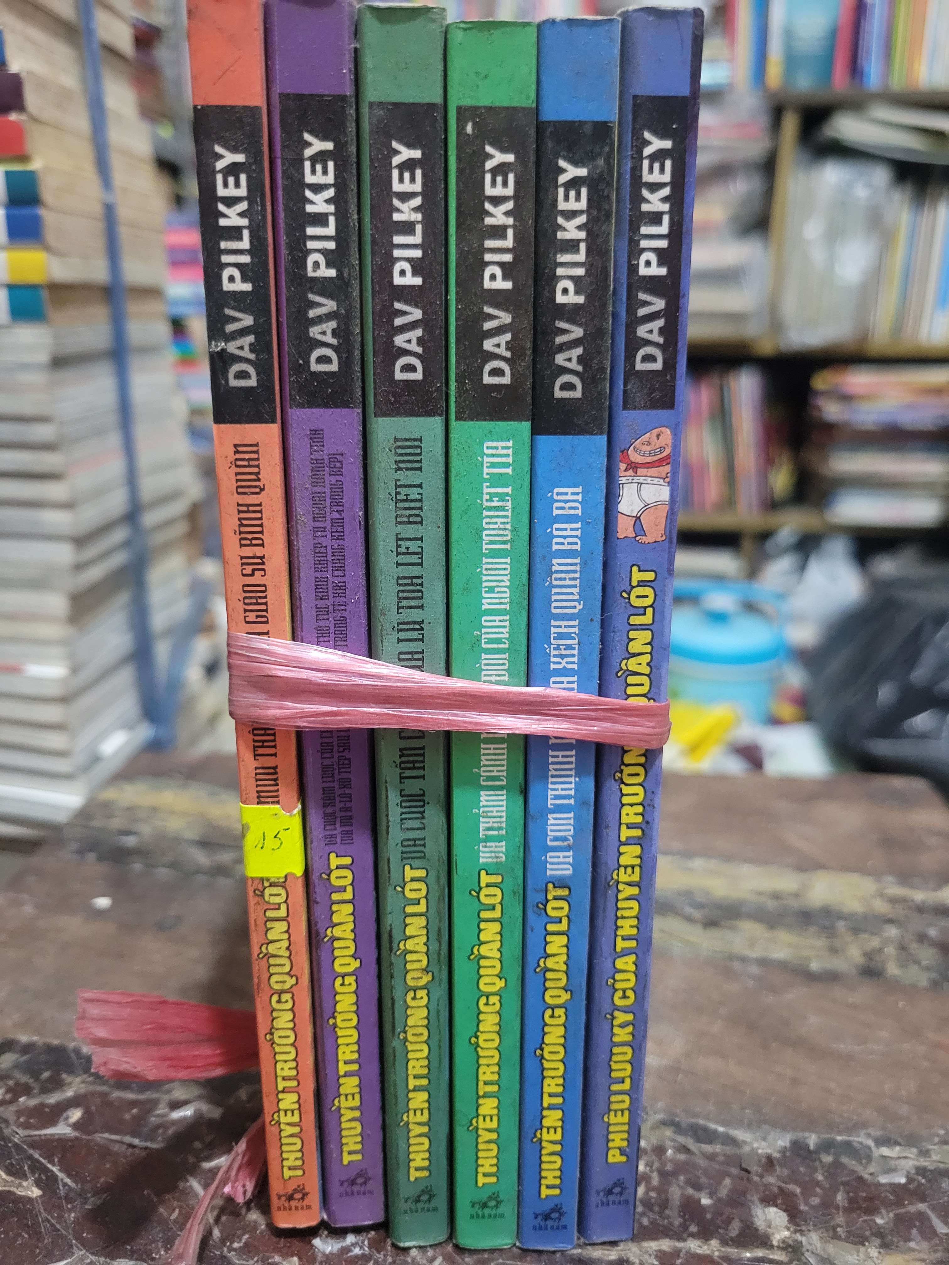 6 cuốn Thuyền trưởng quần lót - Dav Pilkey mới 70% tróc gáy (Truyện tranh ) BGB