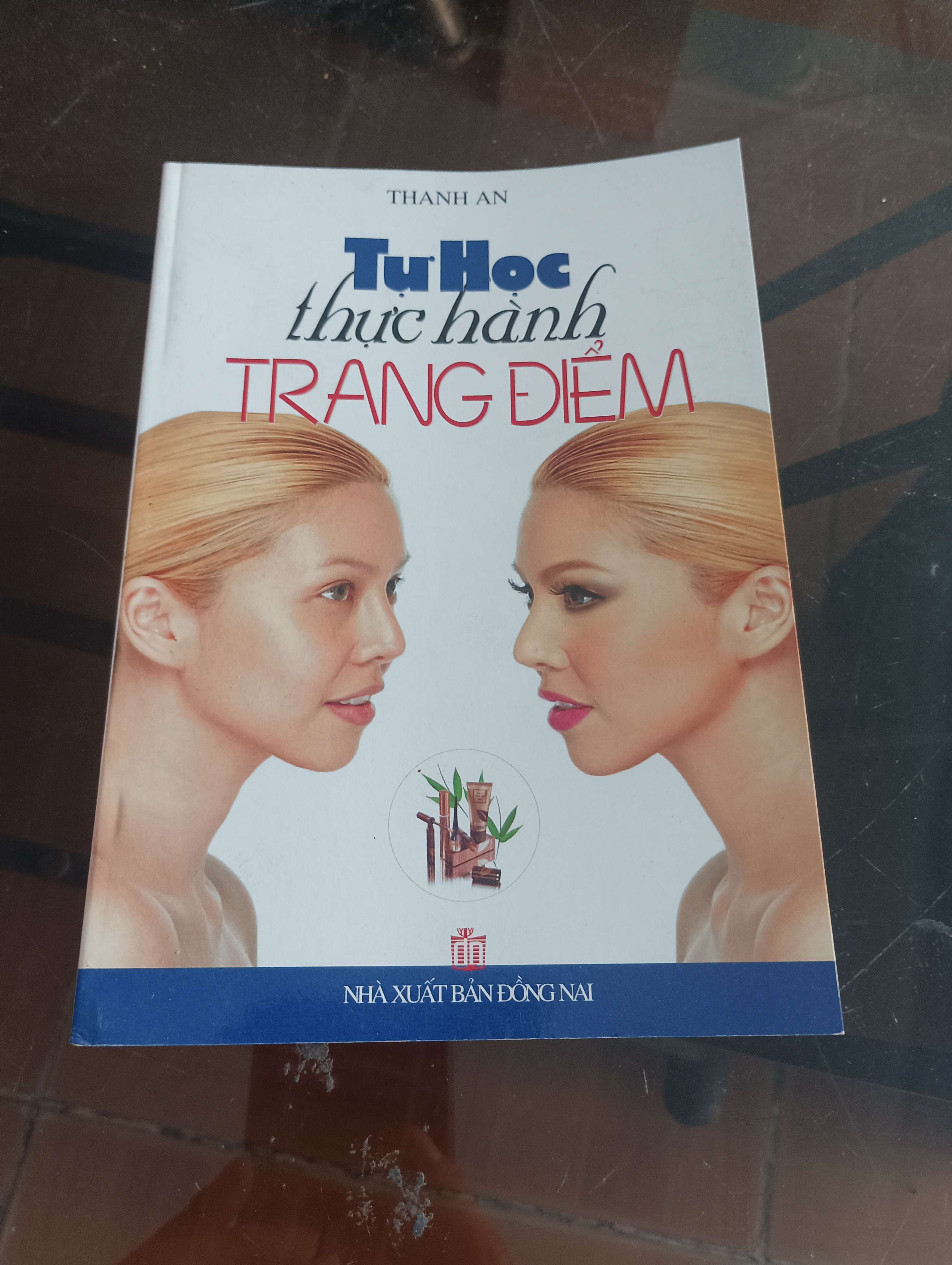 Tự học thực hành trang điểm - Thanh An 2012 (Sách kiến thức tổng hợp) VAVO