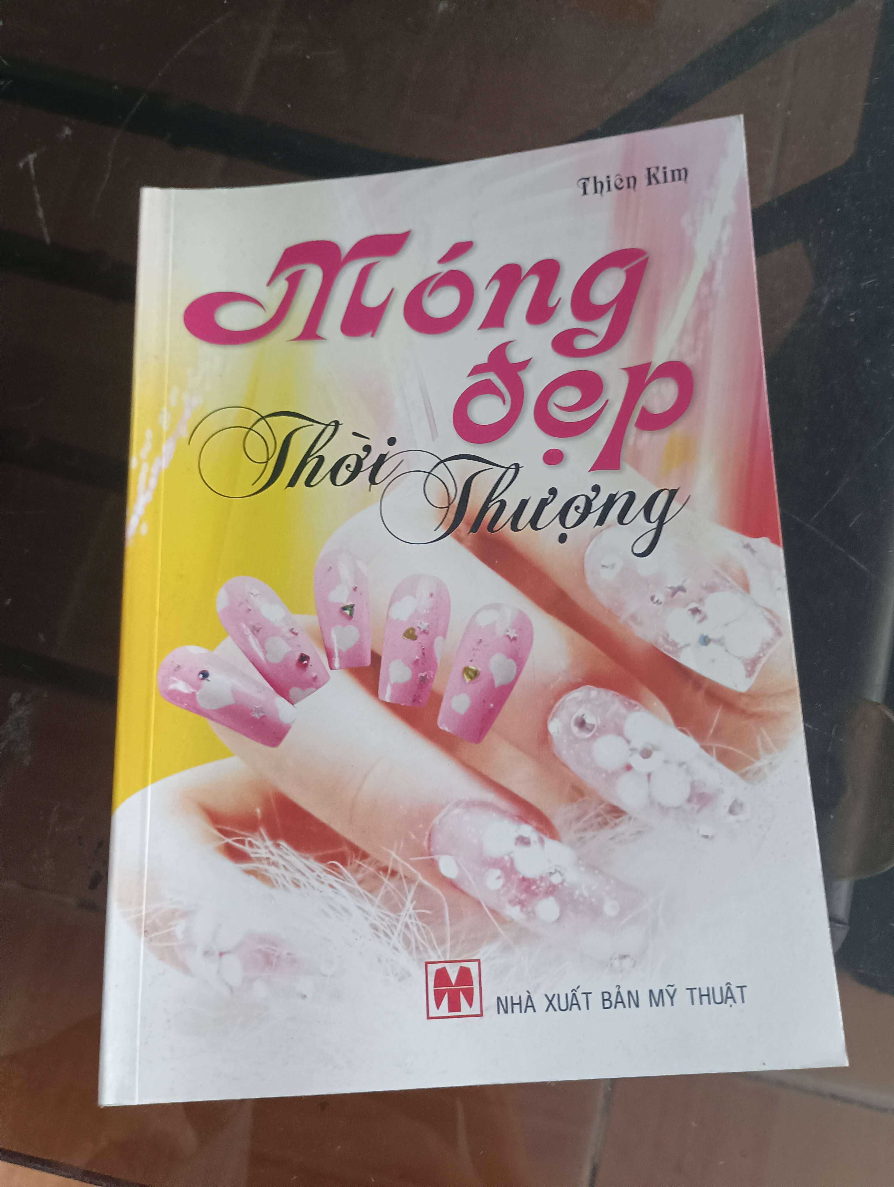 Móng Đẹp Thời Thượng - Thiên Kim 2011 (Sách kiến thức tổng hợp) VAVO