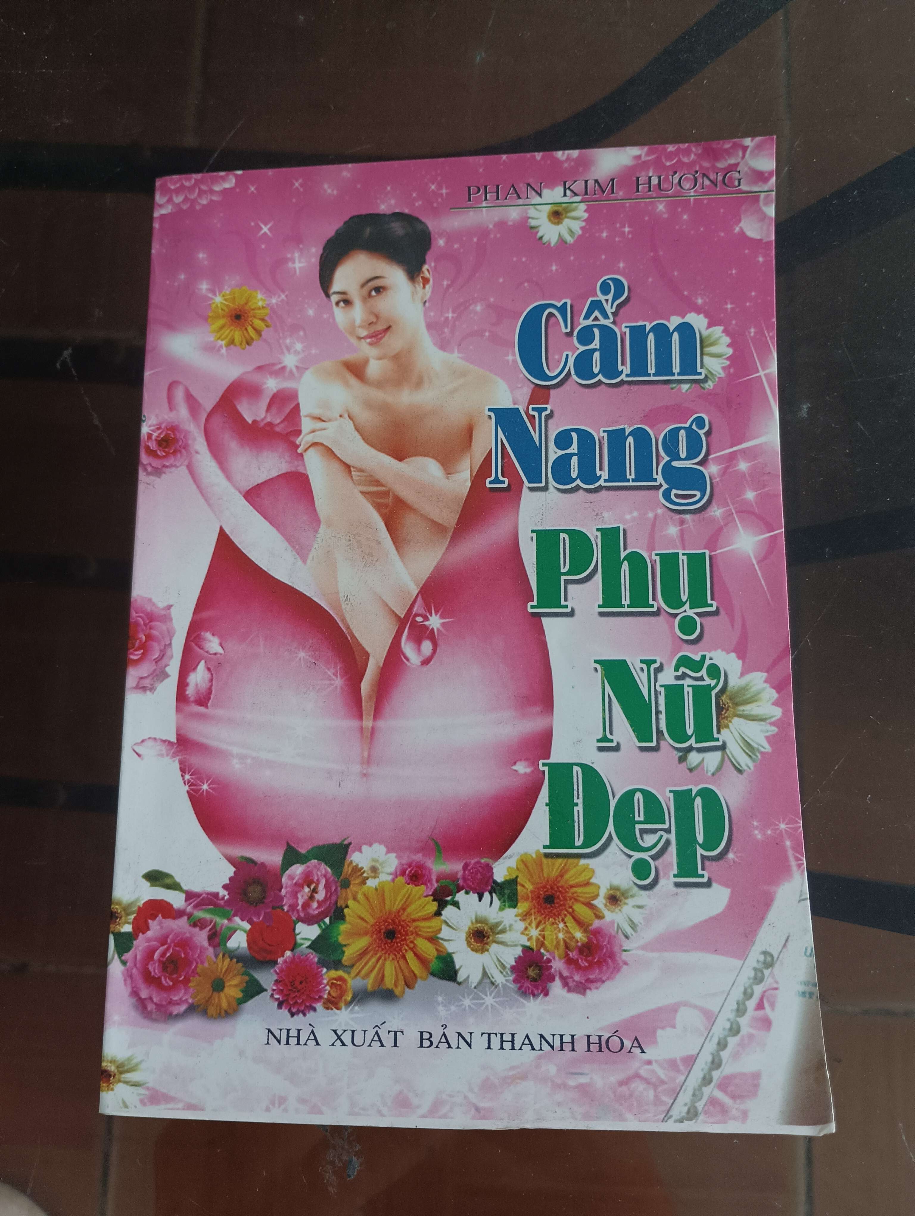 Cẩm Nang Phụ Nữ Đẹp - Phan Kim Hương 2010 (Sách kiến thức tổng hợp) VAVO