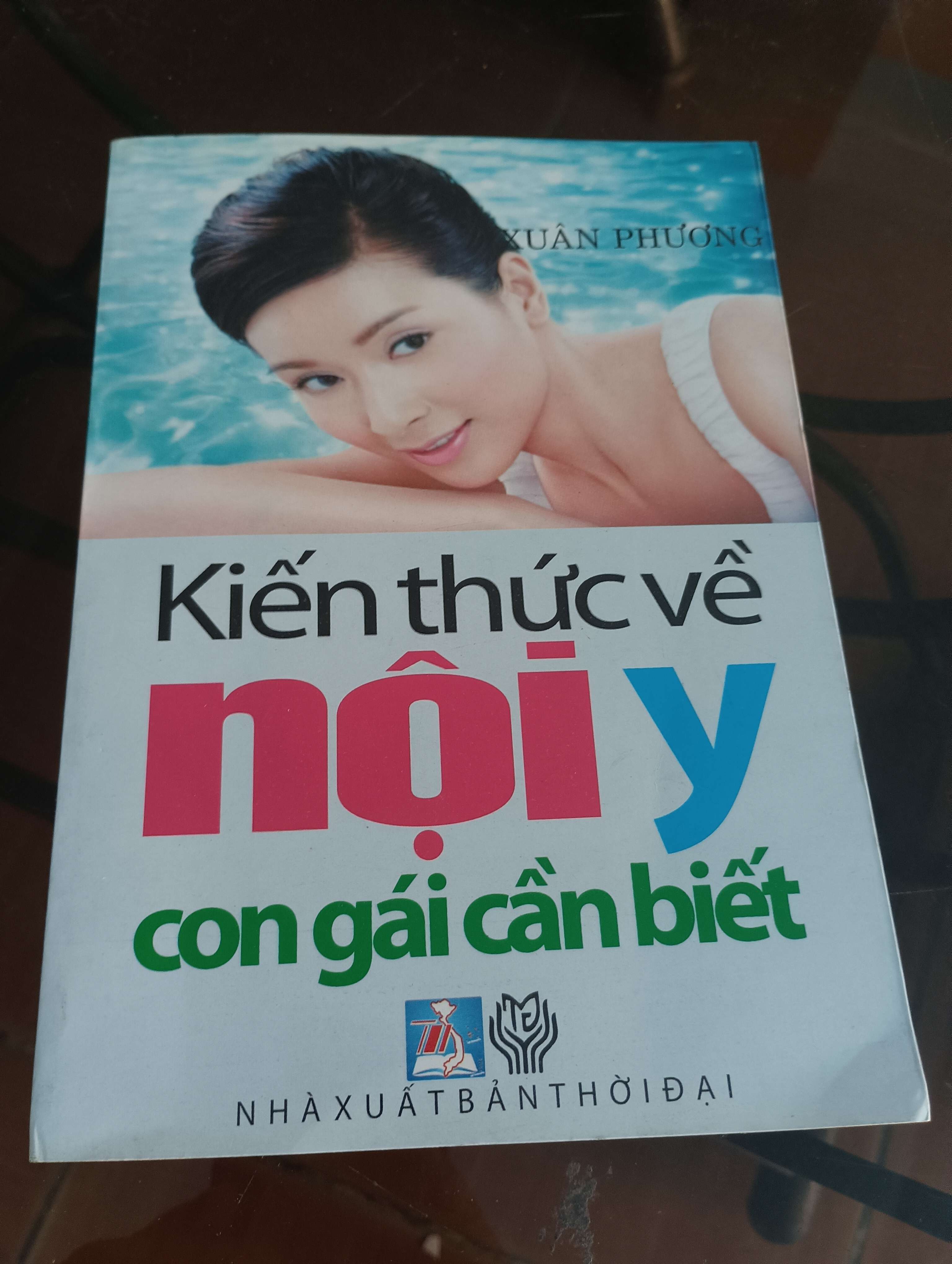 Kiến Thức Về Nội Y Con Gái Cần Biết - Xuân Phương 2011 (Sách kiến thức tổng hợp) VAVO