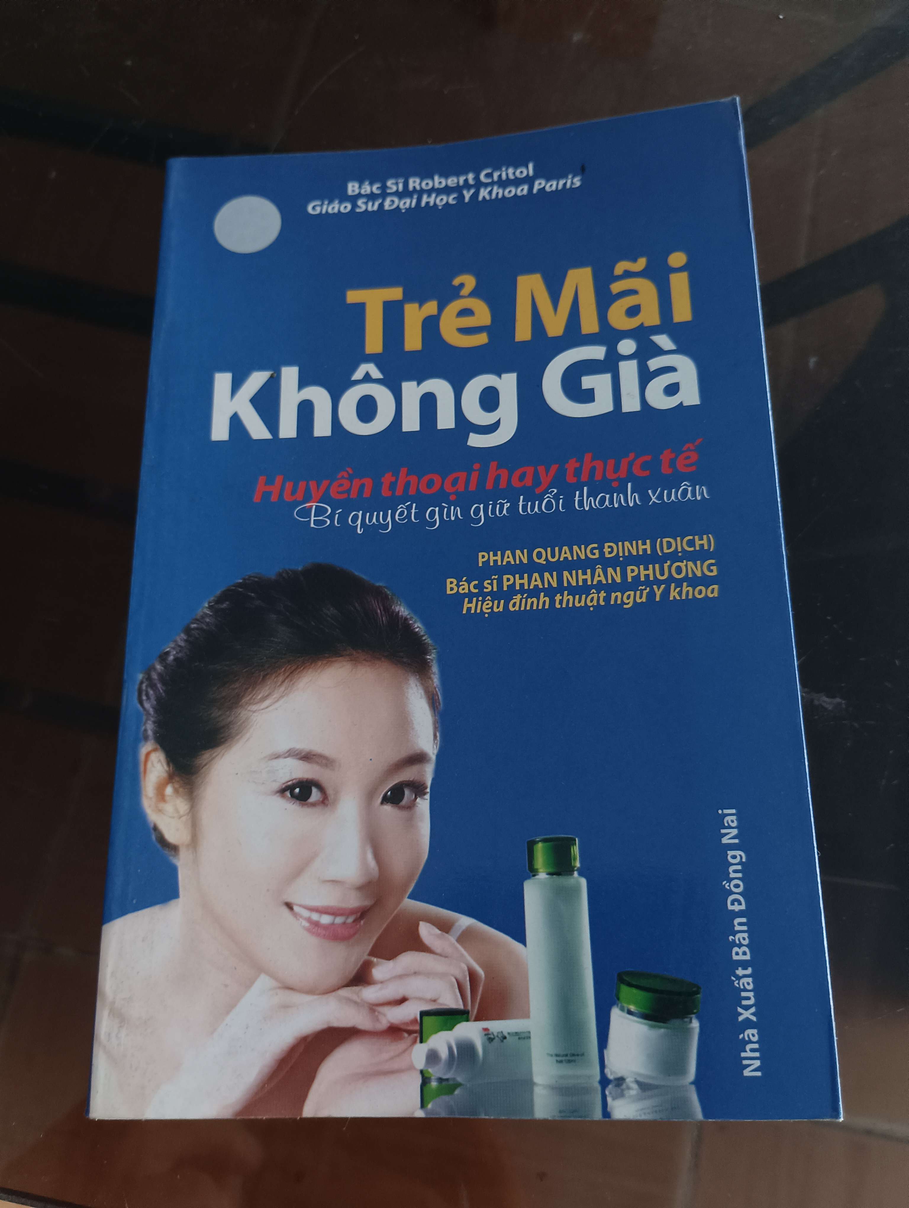 Trẻ Mãi Không Già - Huyền thoại hay thực tế? Bí quyết gìn giữ tuổi thanh xuân - Bác sĩ Robert Critol 2010 (Sách Y học - Sức khỏe - Thể thao) VAVO