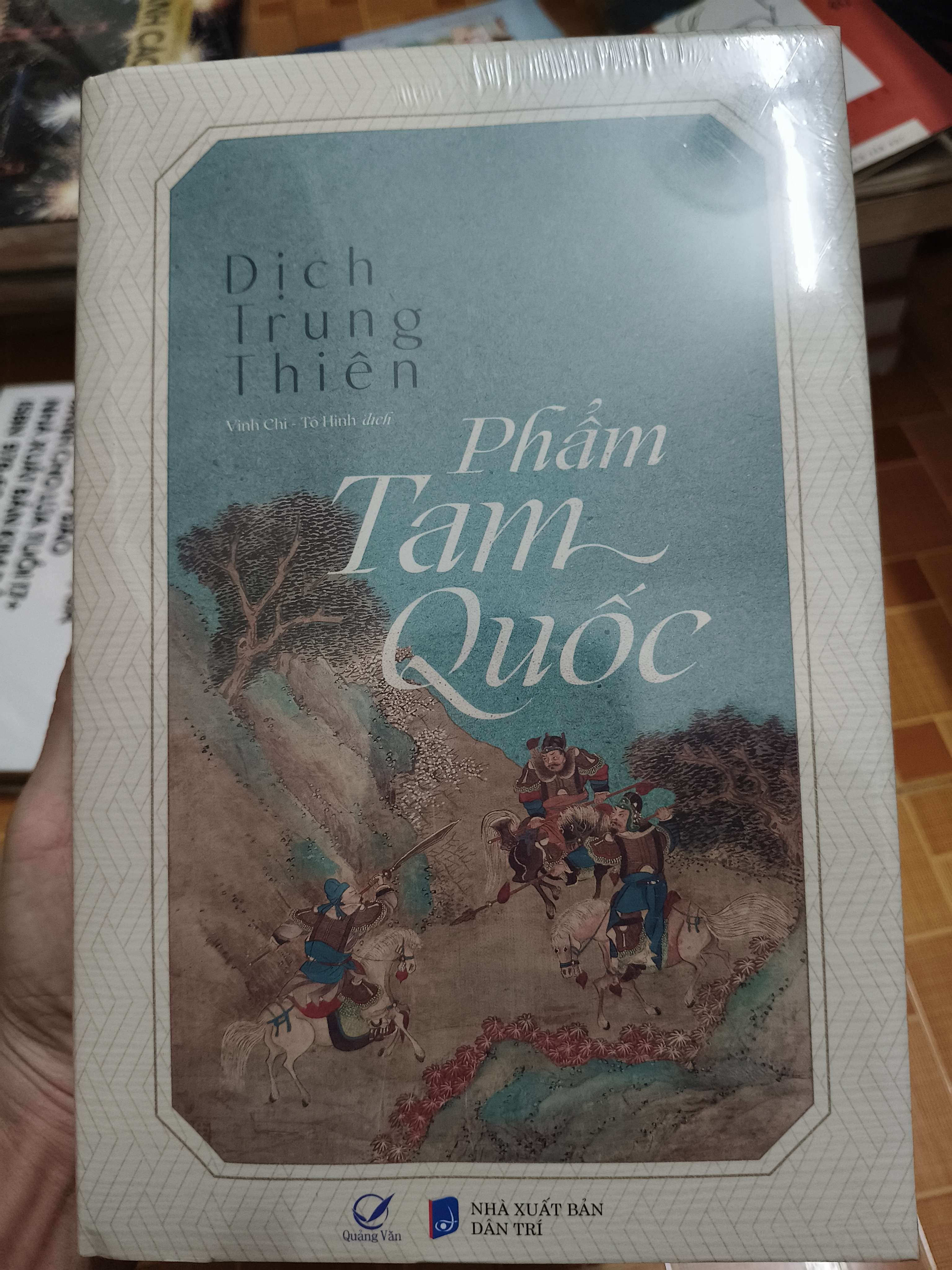 Phẩm tam quốc (Bìa cứng in giới hạn) (Sách văn học) ANTQ