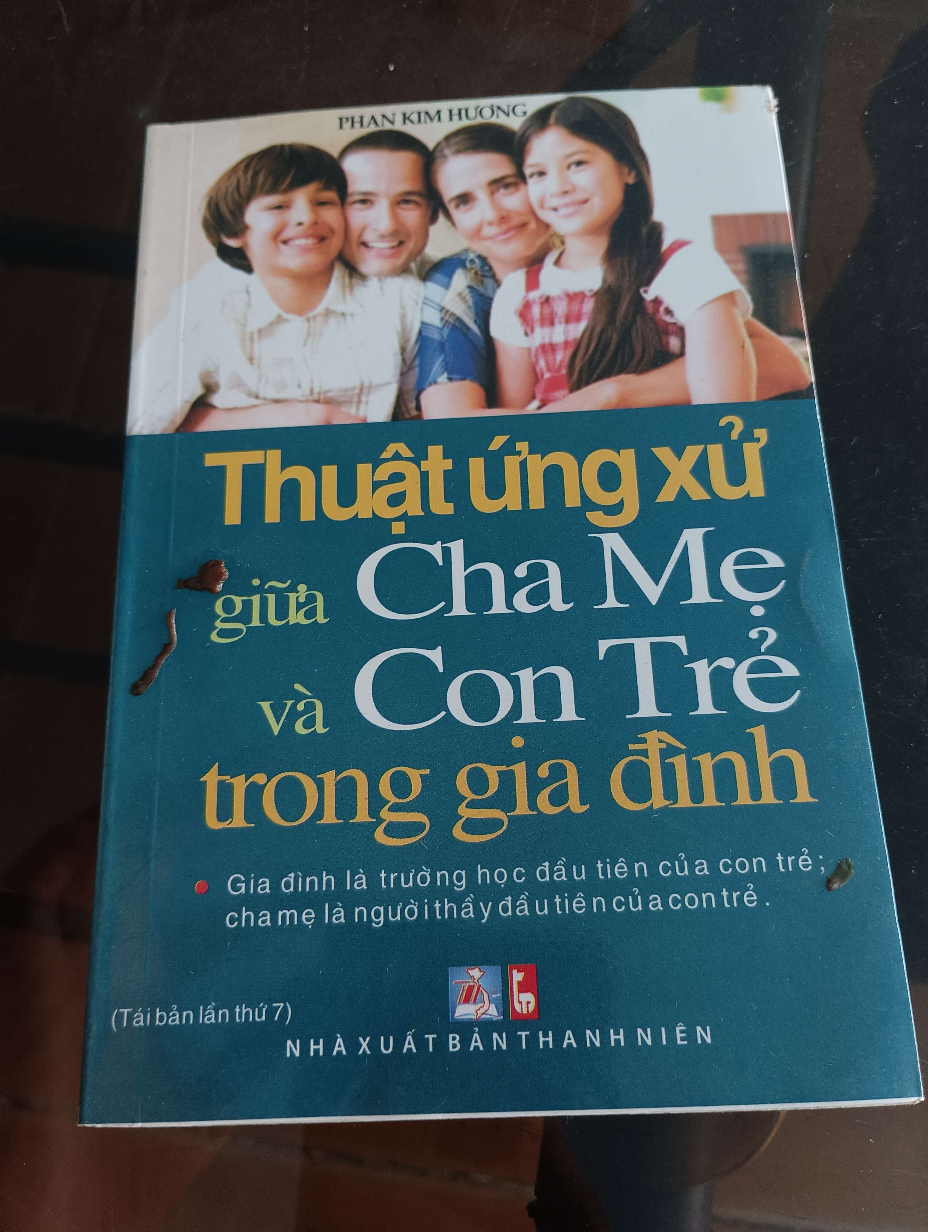 Thuật ứng xử giữa Cha Mẹ và Con Trẻ trong gia đình - Phan Kim Hương 2007 (Kỹ năng sống) VAVO