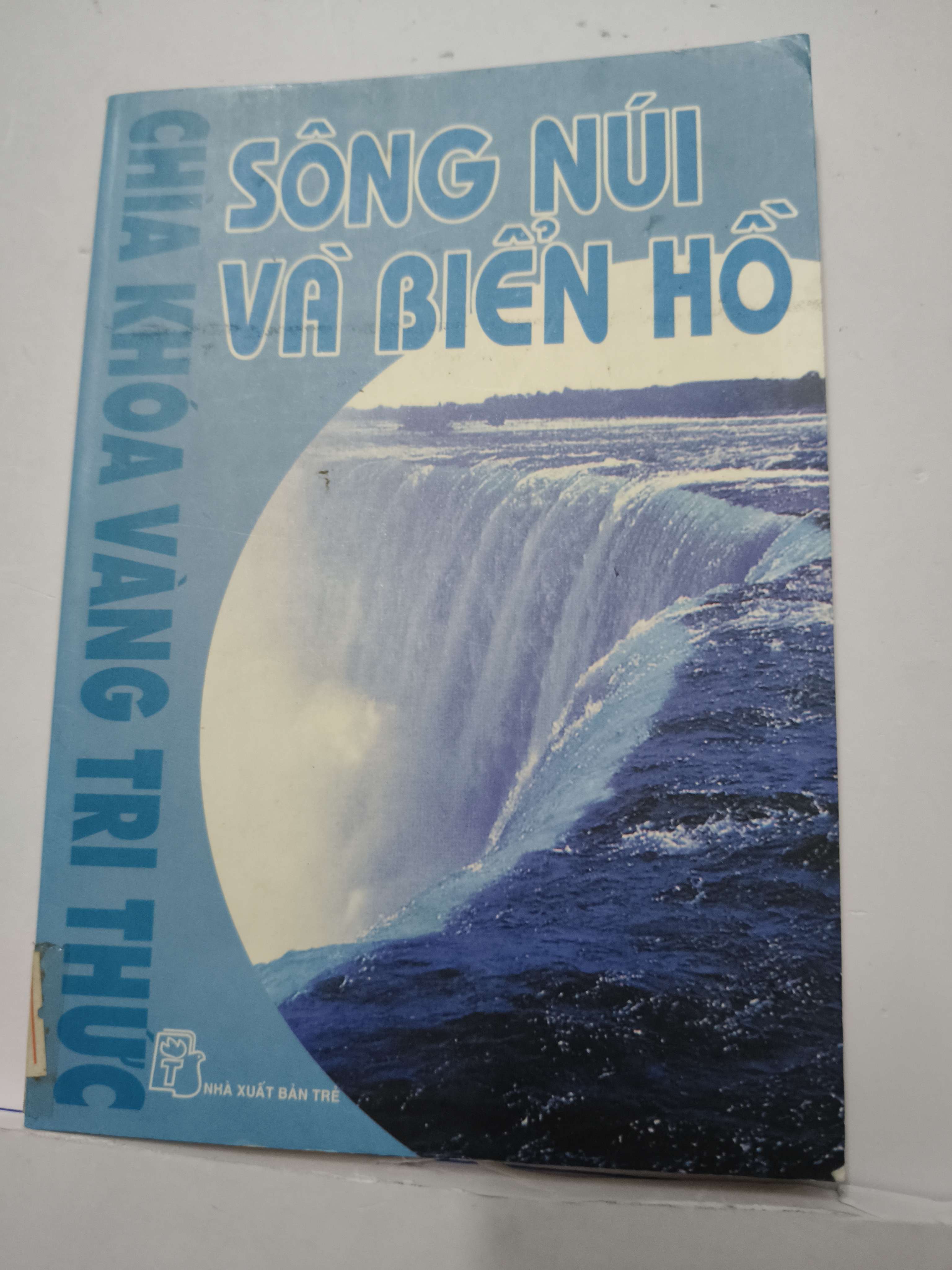 Chìa khóa vàng tri thức: Sông núi và biển hồ (Kỹ năng sống) ANTQ